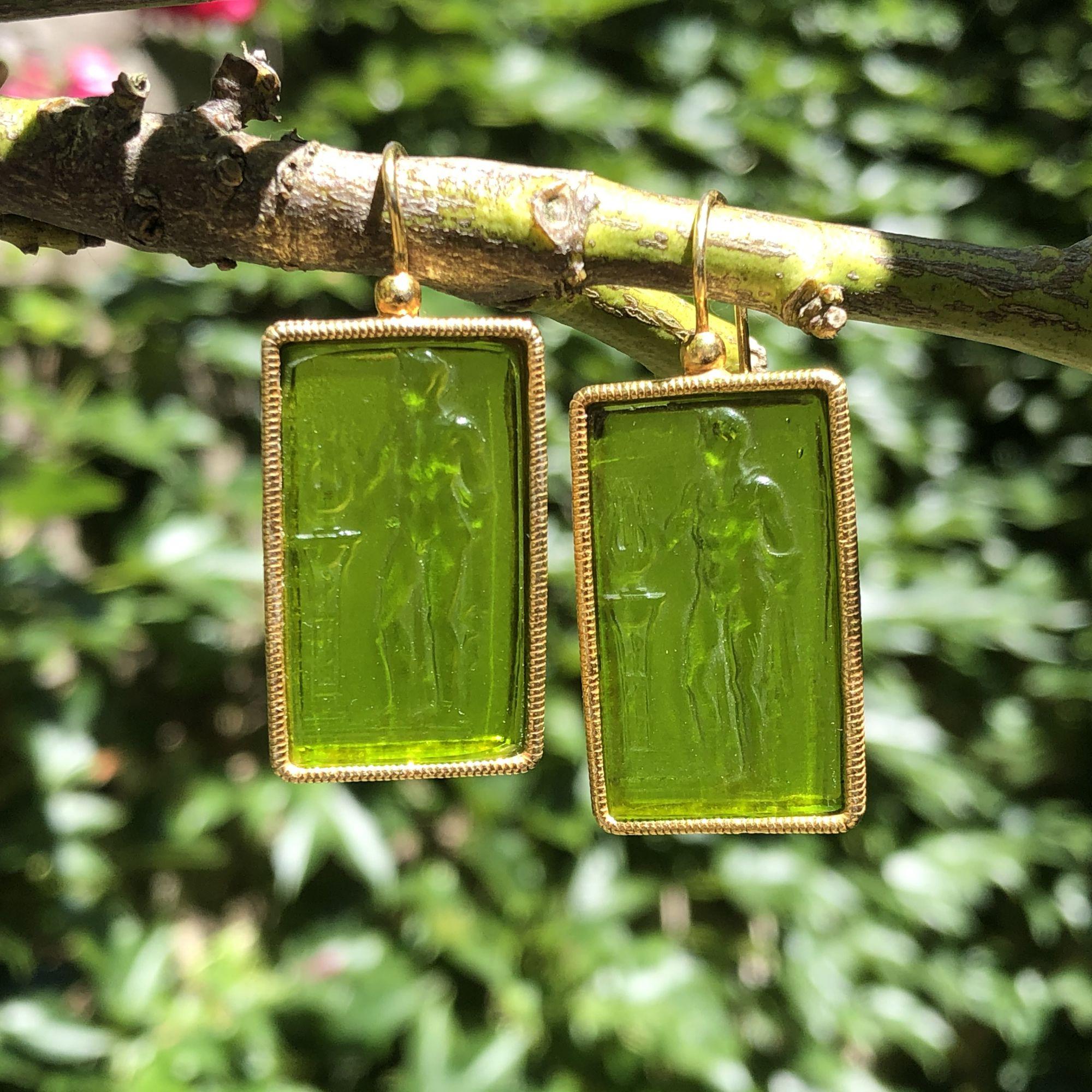 Apollo Intaglio Vermeil Drop Earrings In New Condition In Poitiers, FR