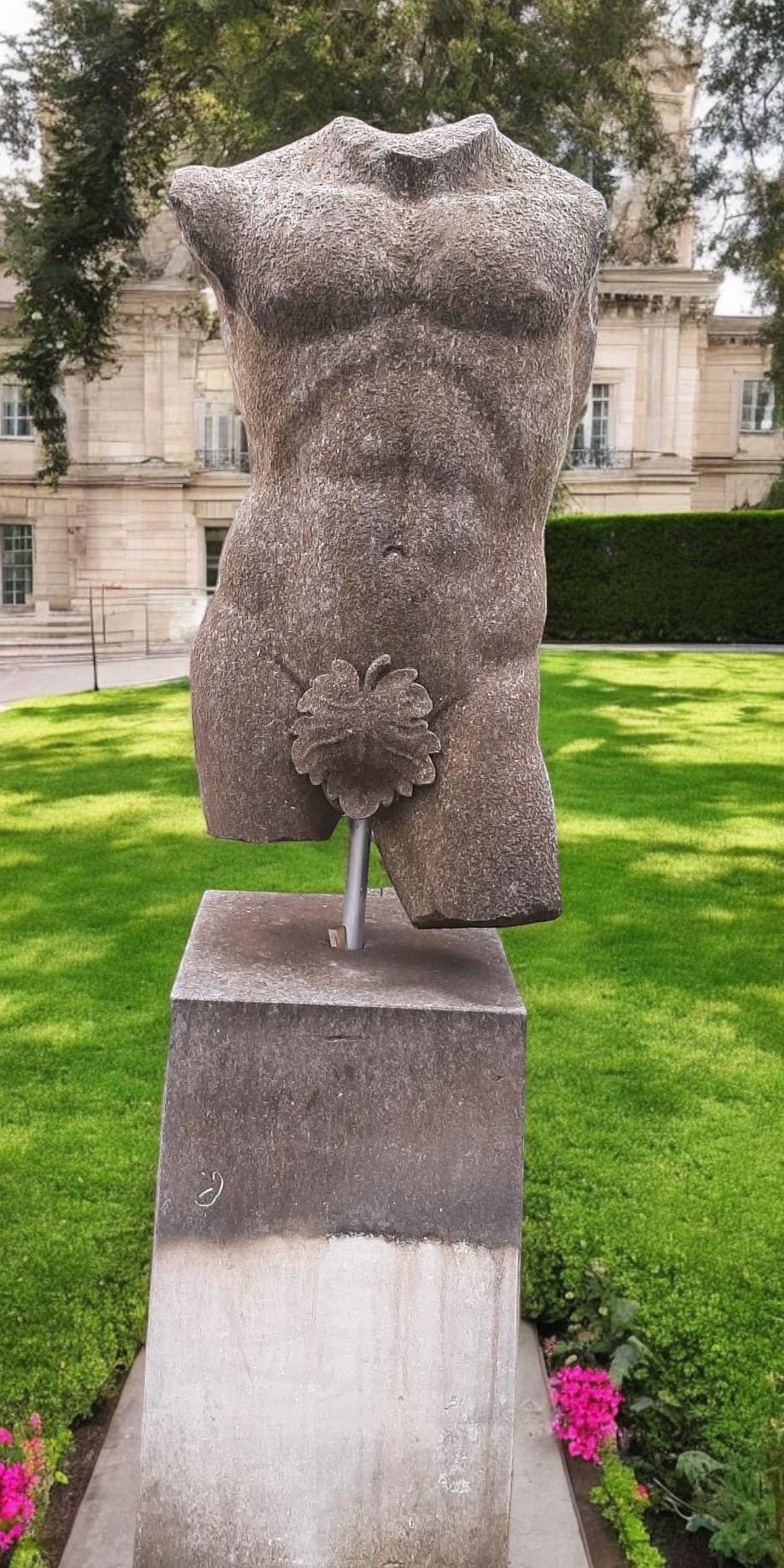 Apollo Scultura in pietra italiana di torso classico con base in vendita 7