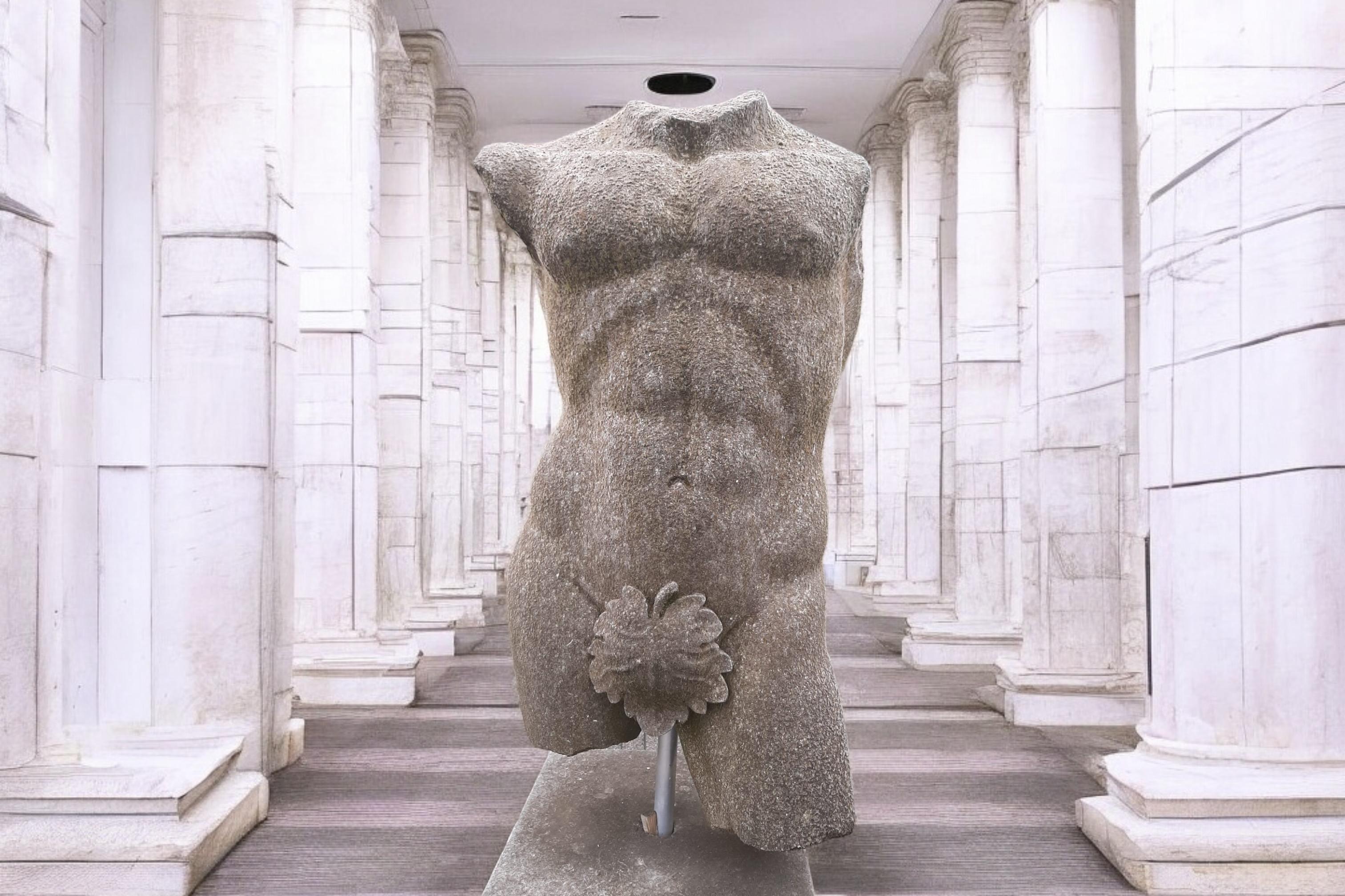 Apollo Scultura in pietra italiana di torso classico con base in vendita 1