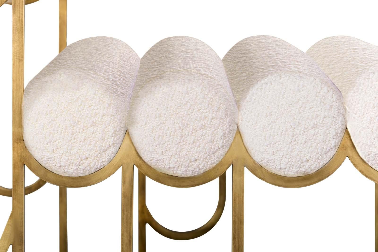 Apollo Loveseat, Sofa, Daybed, Moderno, Scultoreo,  Telaio in ottone e boucle crema In condizioni Nuovo in vendita a Holland, AMSTERDAM