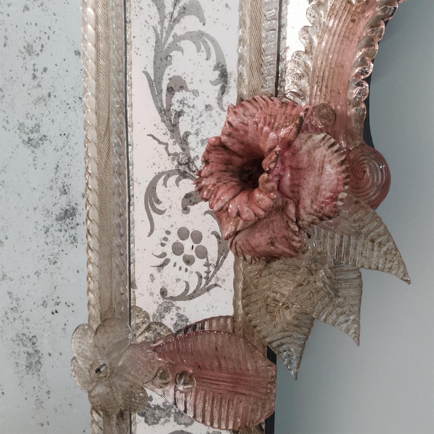 Apollo Pink Murano Glass Mirror by Fratelli Tosi For Sale 1