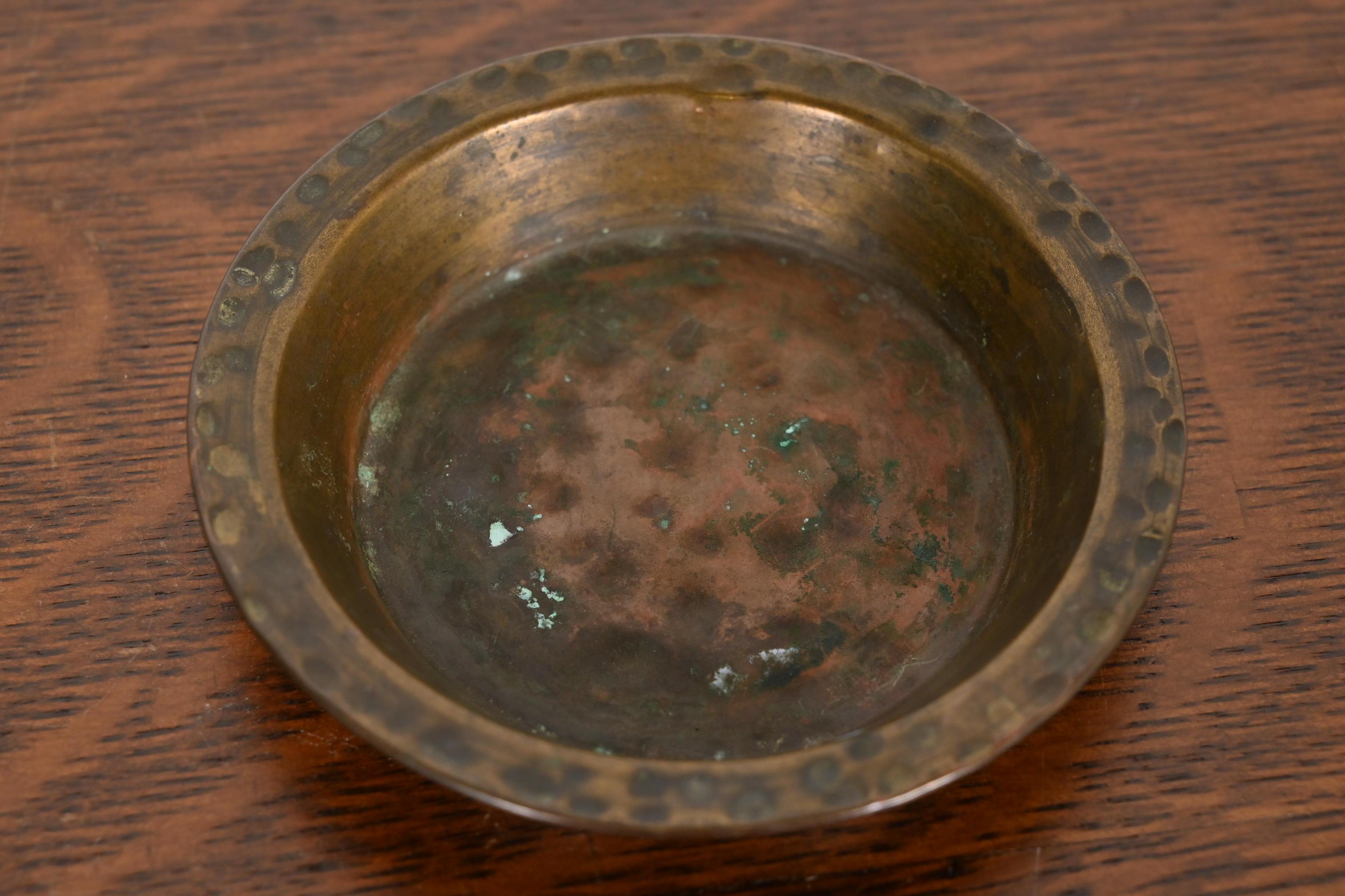 Apollo Studios Arts & Crafts Hammered Copper Ashtrays or Catchalls, Pair For Sale 2