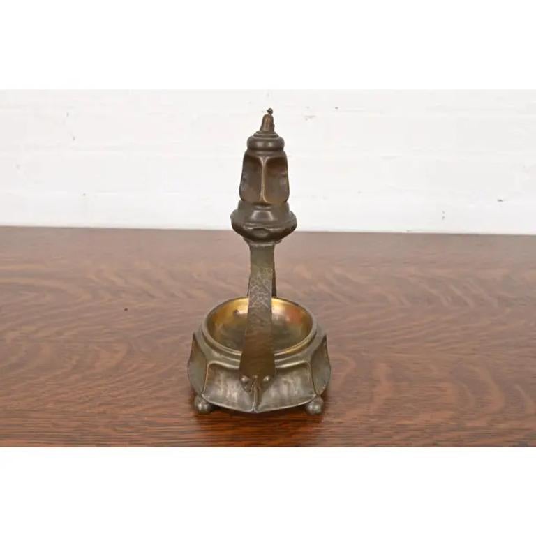 Apollo Studios New York Arts & Crafts Hammered Copper Table Lighter With Ashtray In Good Condition For Sale In South Bend, IN