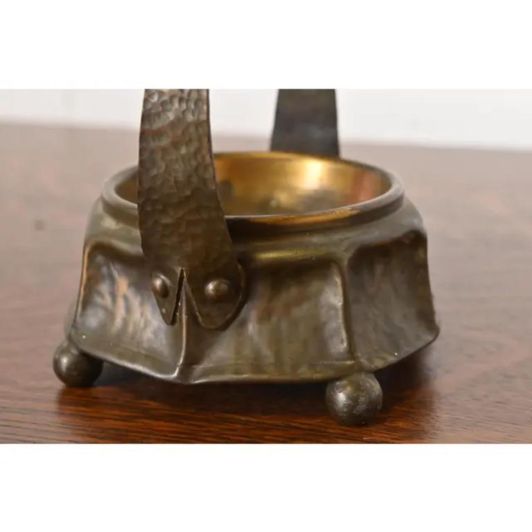 Apollo Studios New York Arts & Crafts Hammered Copper Table Lighter With Ashtray For Sale 2