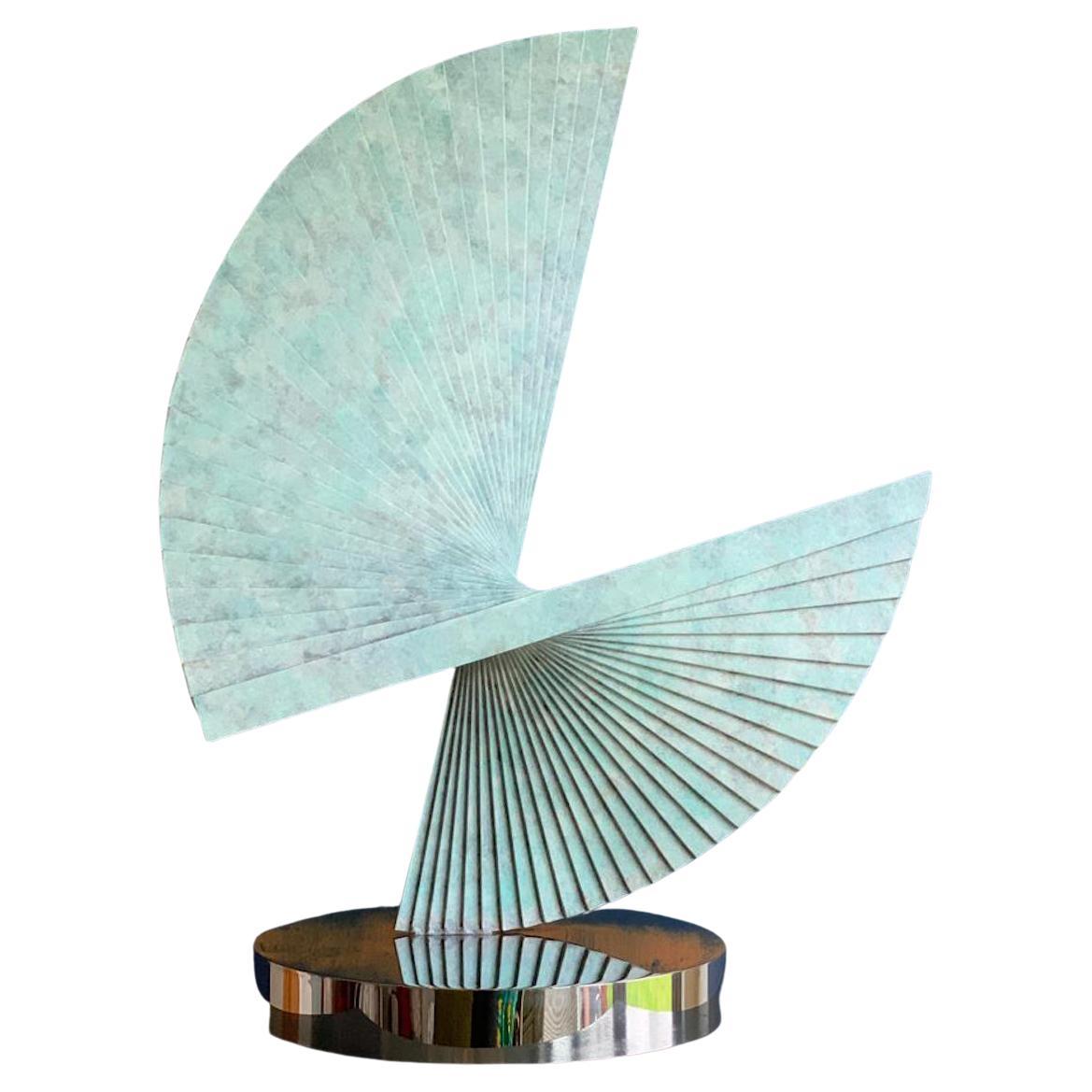 Sculpture de table contemporaine en bronze basée sur la forme de la séquence de Fibonacci. en vente