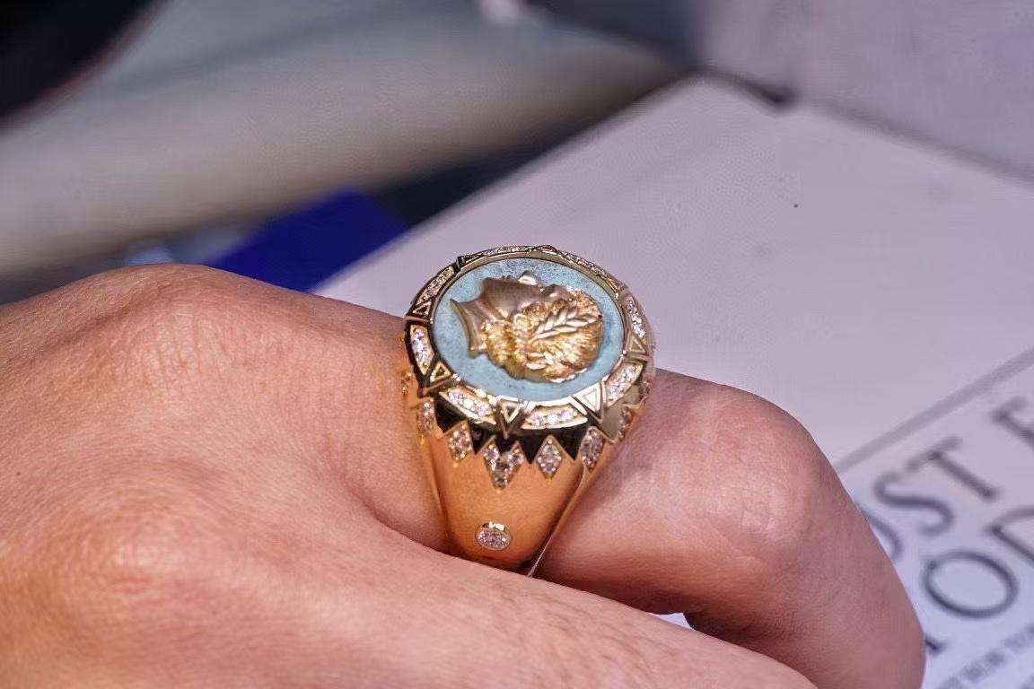 Apollo The God of Light 17.76 Grams 18K Gold Diamond Ring For Sale 4