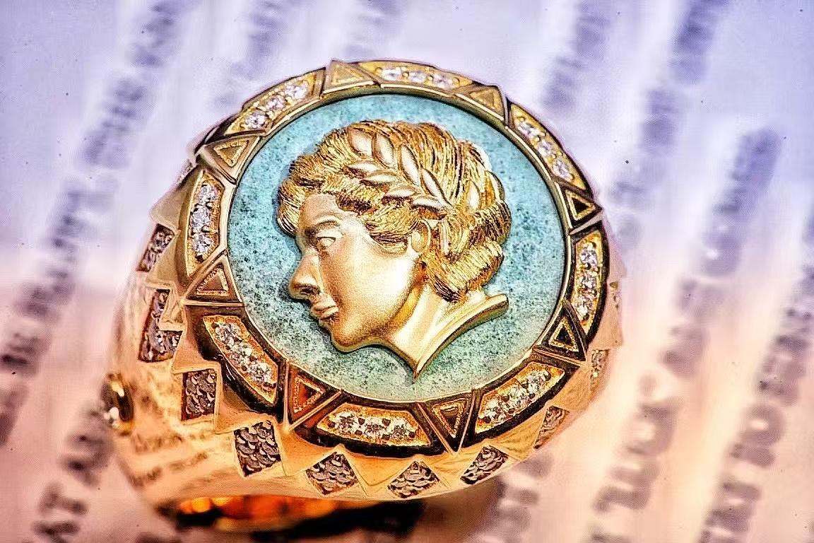 Apollo The God of Light 17.76 Grams 18K Gold Diamond Ring For Sale 2
