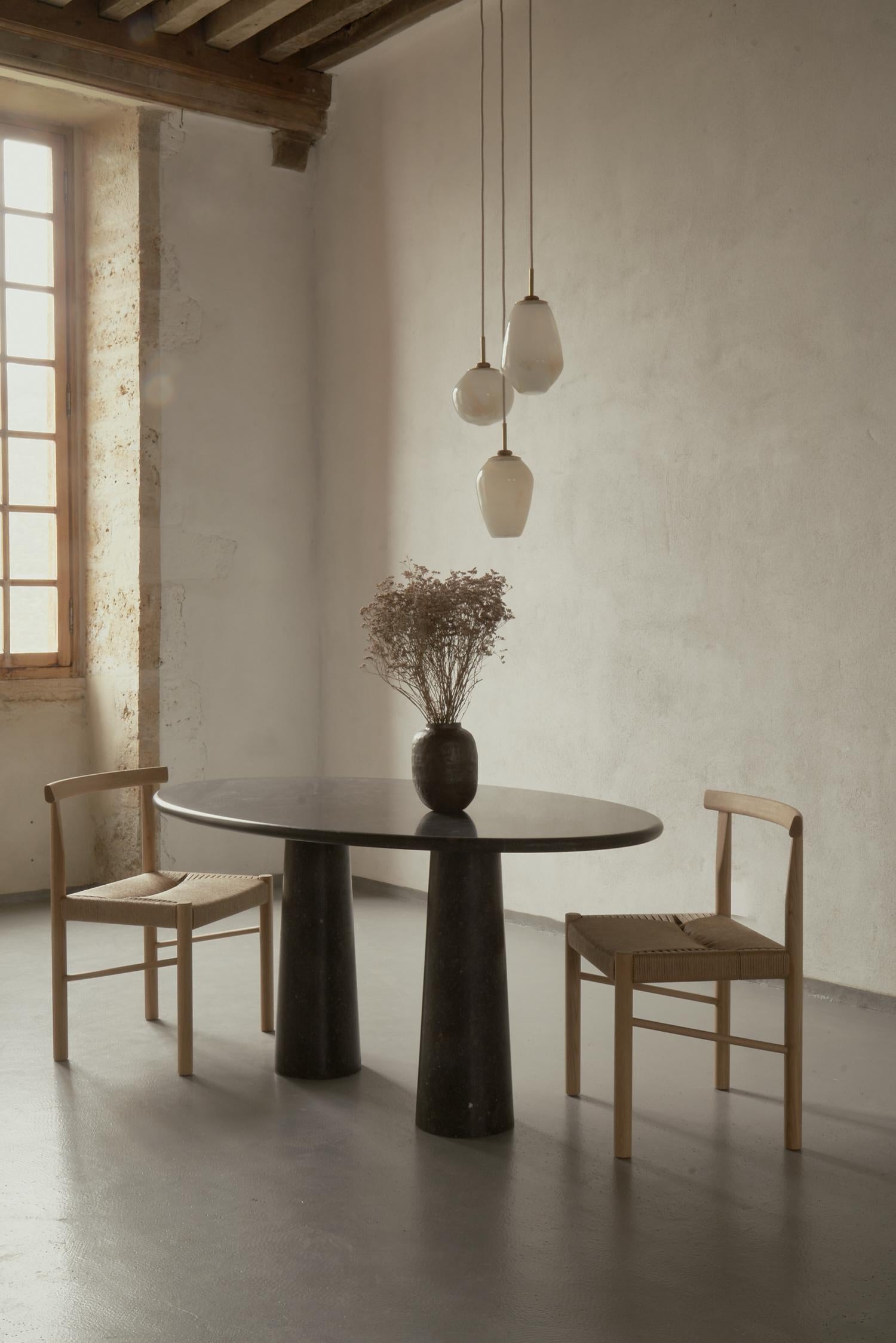 Pierre Table de salle à manger Aponi Nero Belga de La Lune en vente