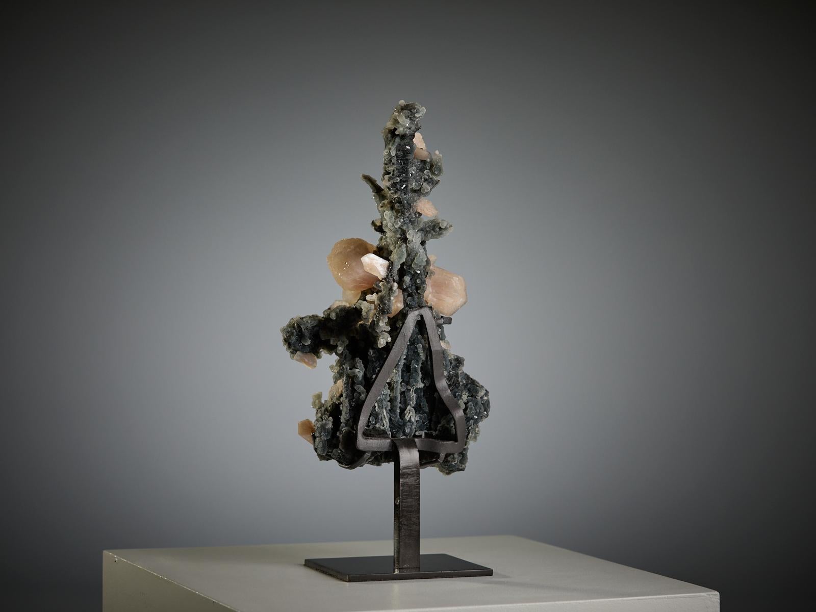 Apophyllite and Stilbite on Quartz en vente 2