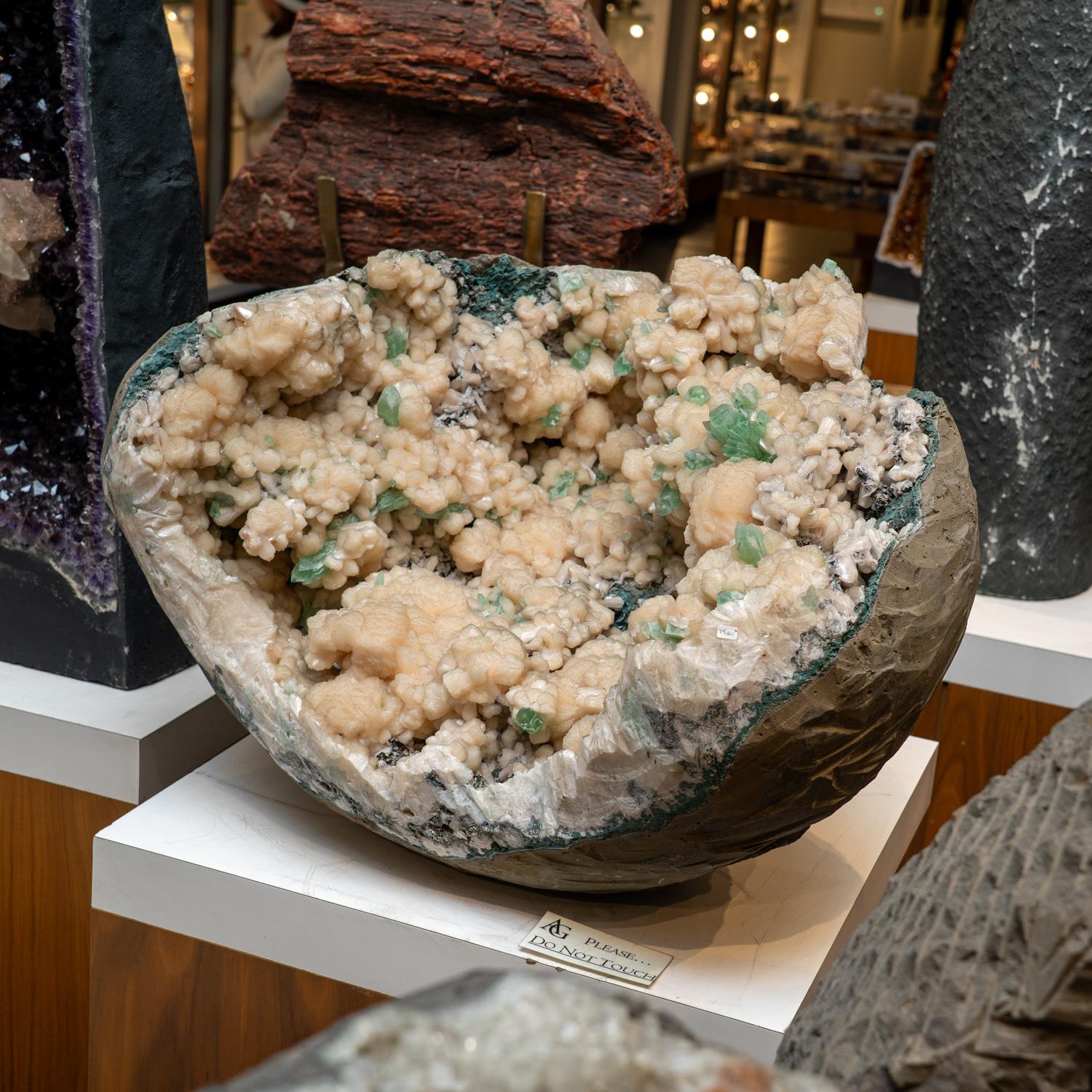 Apophyllite Crystals on Stilbite from India In New Condition For Sale In New York, NY