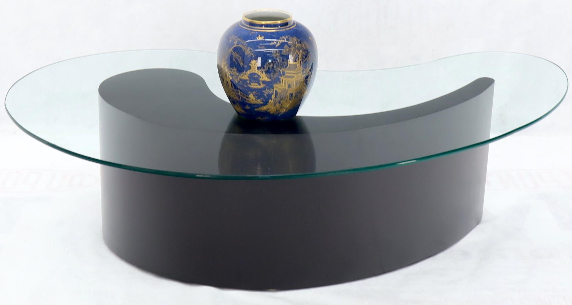 Apostrophe Shape Black Lacquer Kidney Shape Glass Top Coffee Table 1