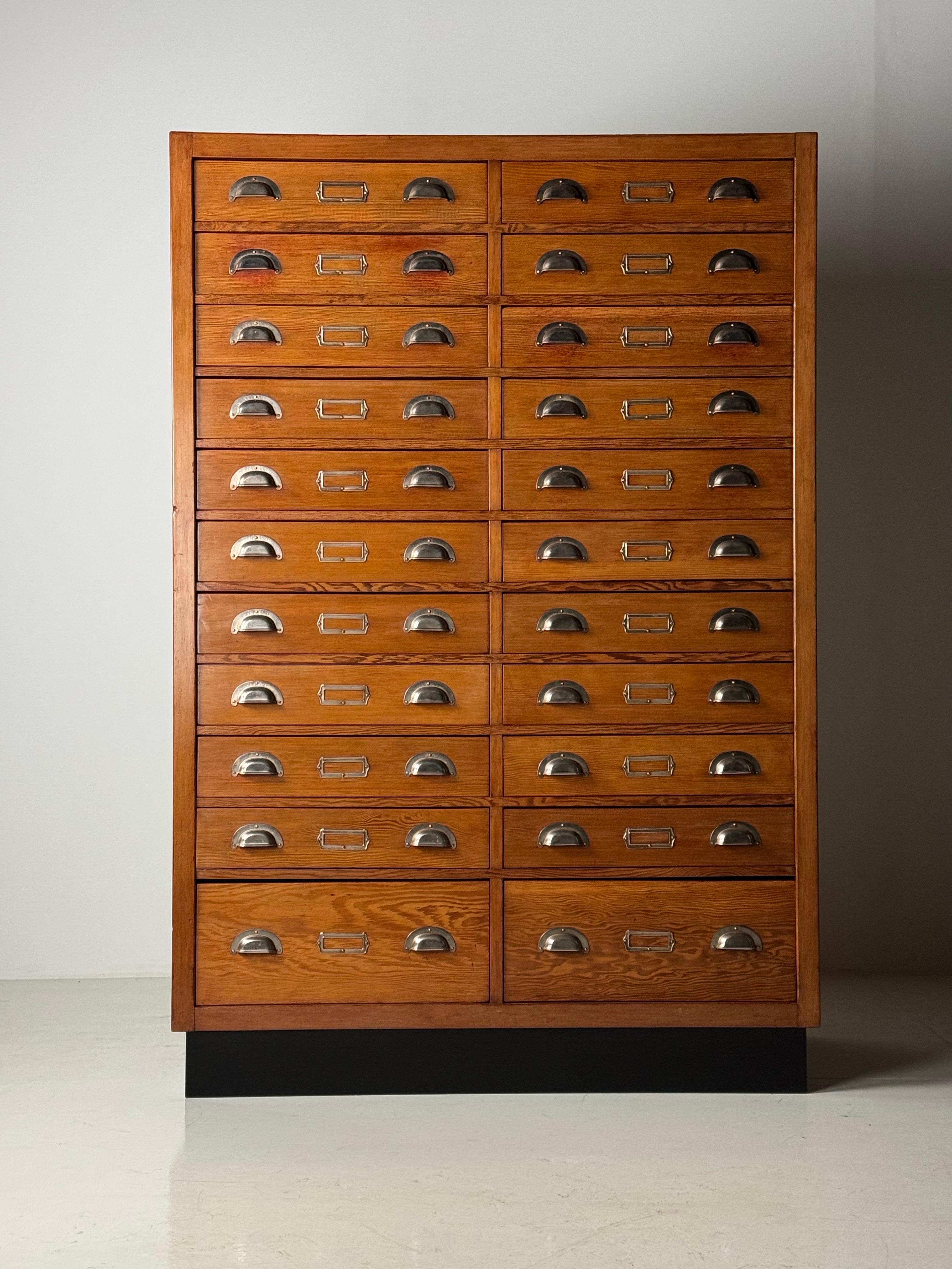 Apothecary cabinet 3
