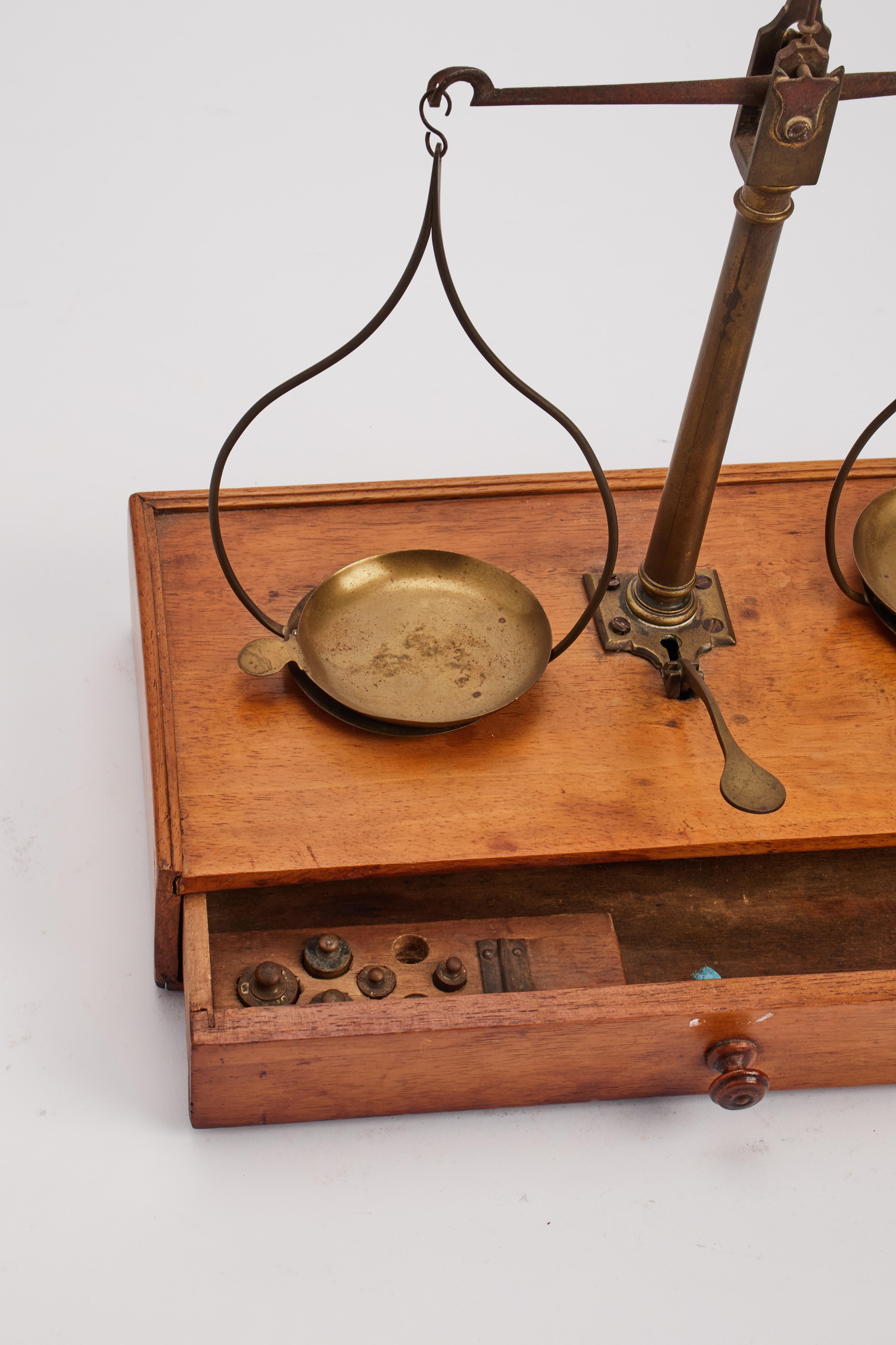 19th Century Apothecary precision scale, travelling set, France 1890 For Sale