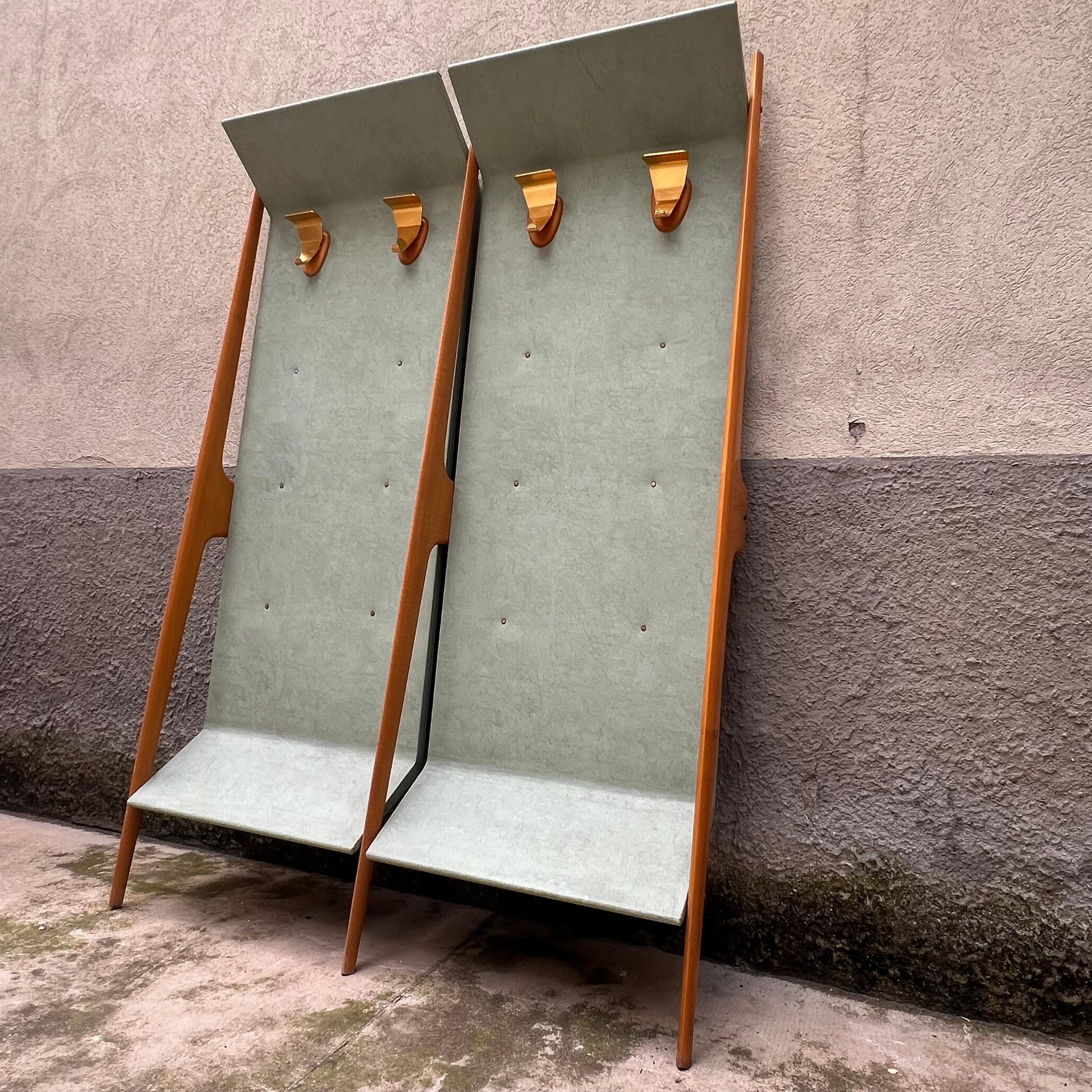 Mid-Century Modern Appendiabiti a Parete Decorativo - Italia - Anni '50 For Sale