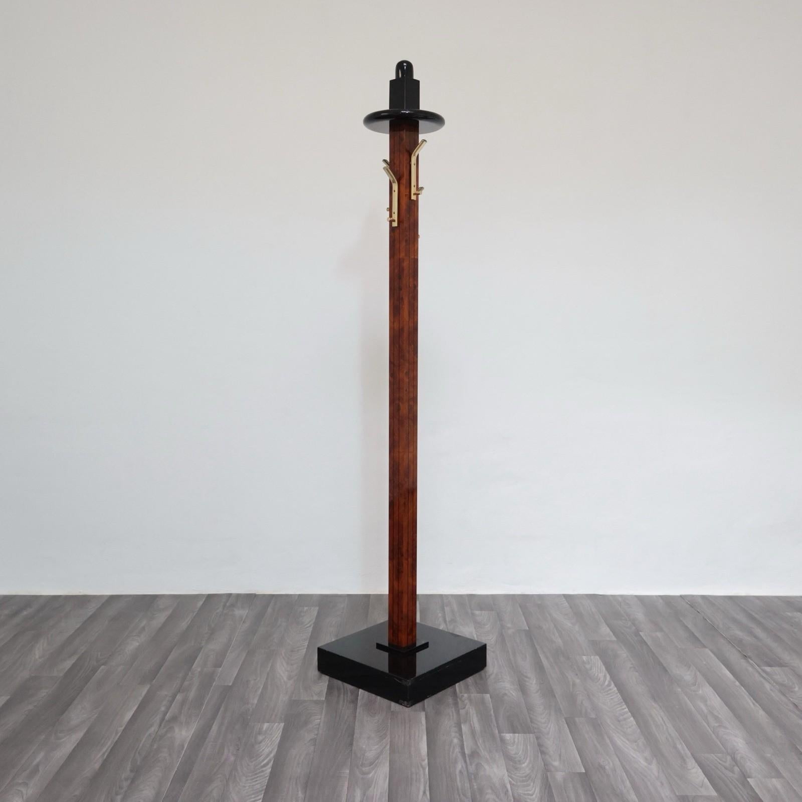 Willy Rizzo Style Coat Stand Radica 1970's Design Modernism


Wood and brass frame


The item is in good conservative condition, there are no major cosmetic or structural defects to report, just slight and obvious signs of time due to use and age