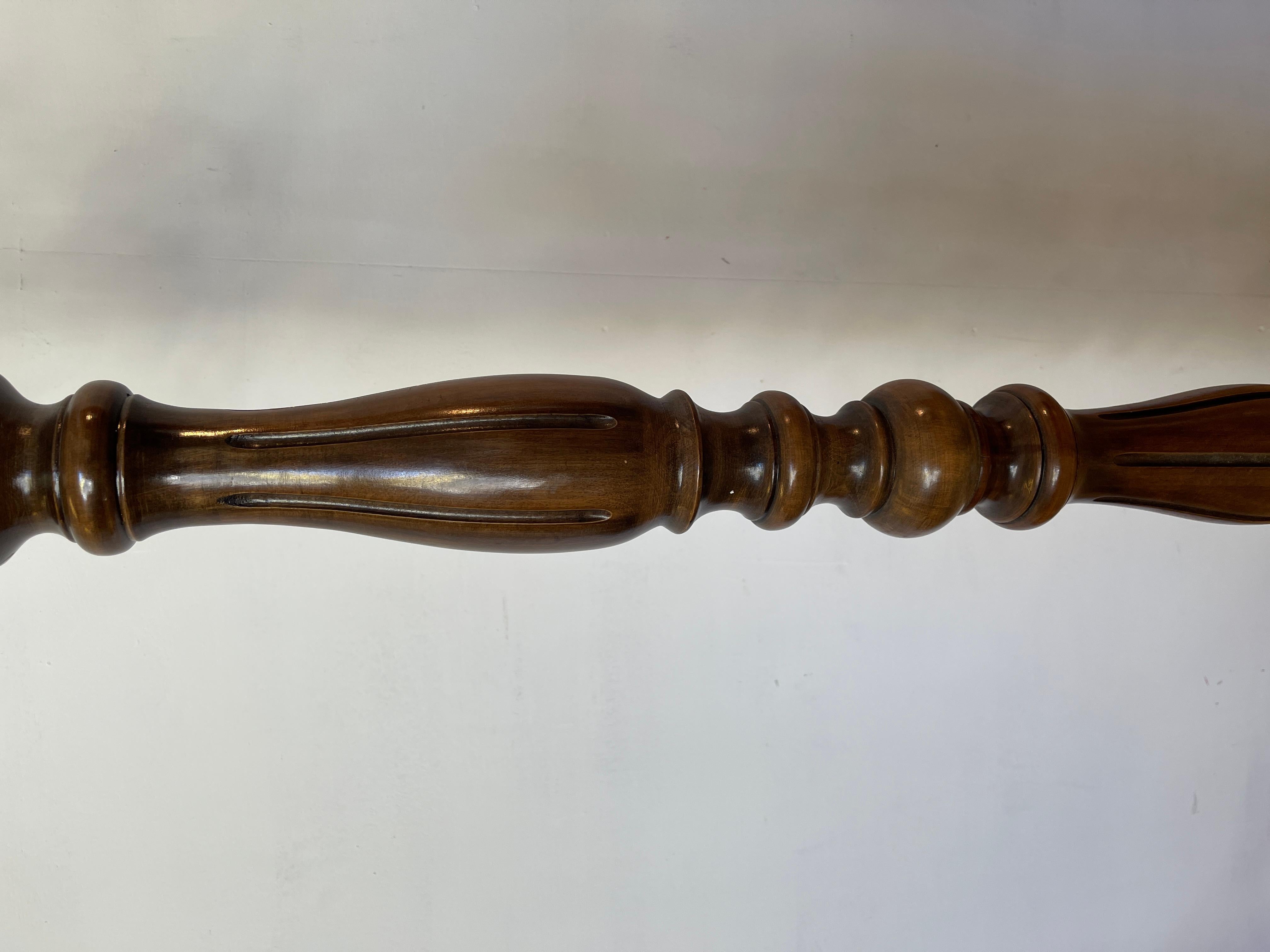 Appendiabiti classico in stile italiano in legno e bronzo degli anni '40 In condizioni ottime in vendita a Cantù, IT