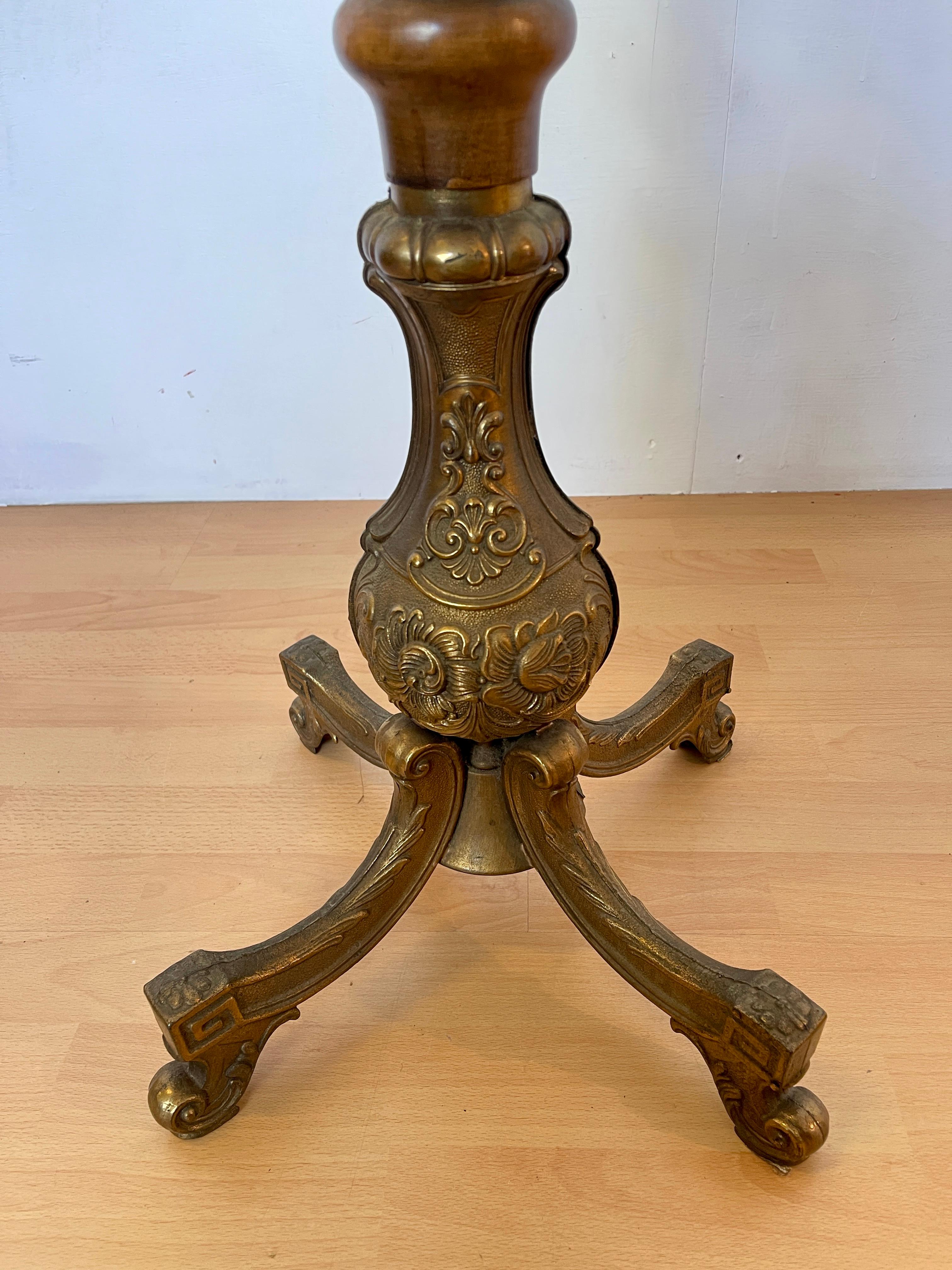 20th Century Appendiabiti classico in stile italiano in legno e bronzo degli anni '40 in vendita