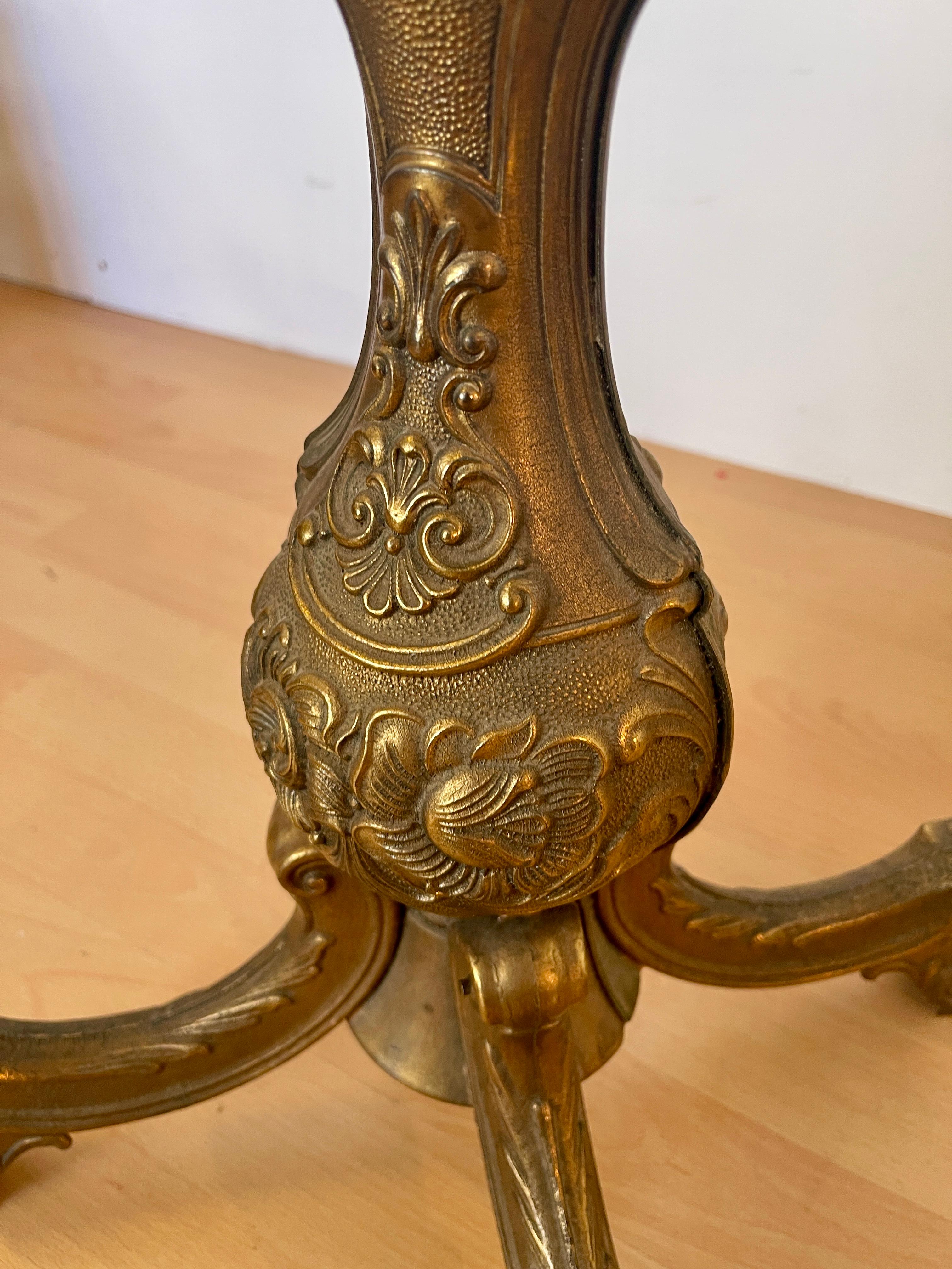 Appendiabiti classico in stile italiano in legno e bronzo degli anni '40 in vendita 2