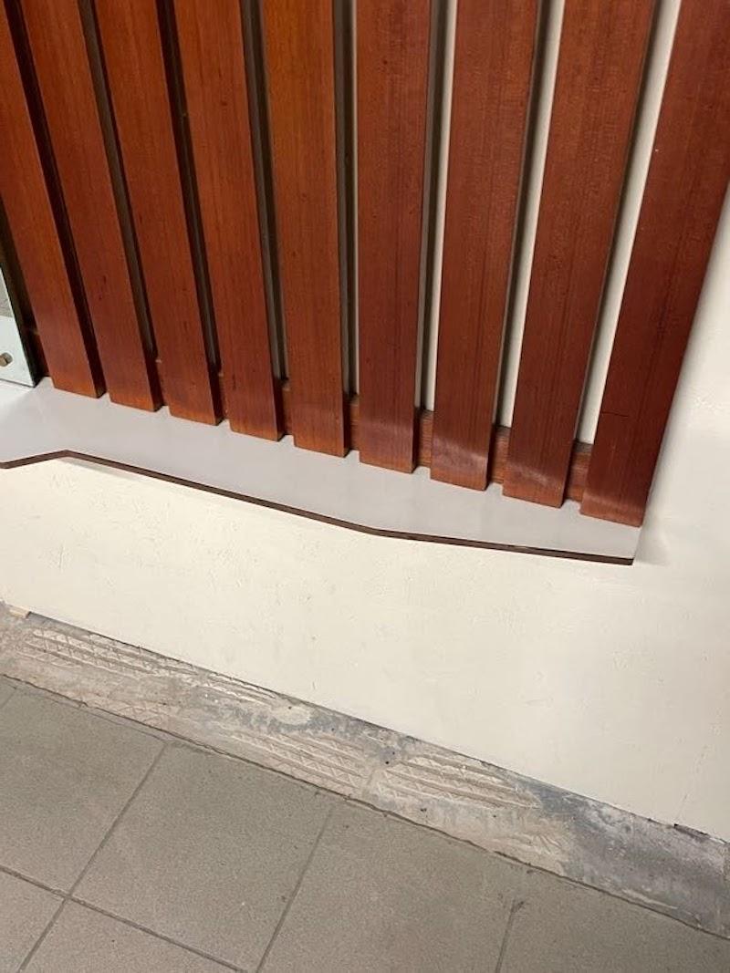 Metallo Appendiabiti da muro con specchio e mensola, anni '60 in vendita
