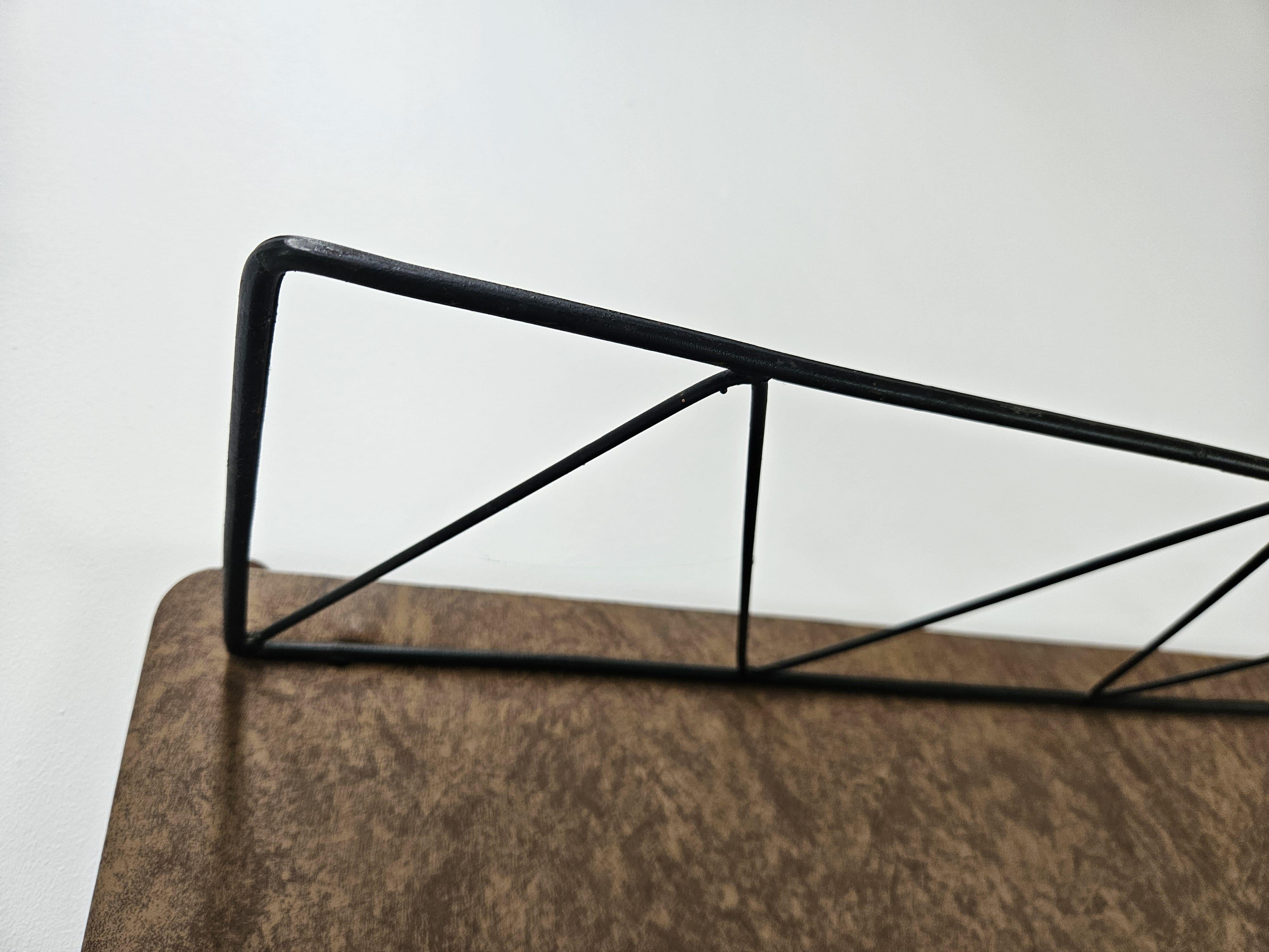Perchero de pared Mid Century en skai con espejo, años 60 en Bueno estado para la venta en Premariacco, IT