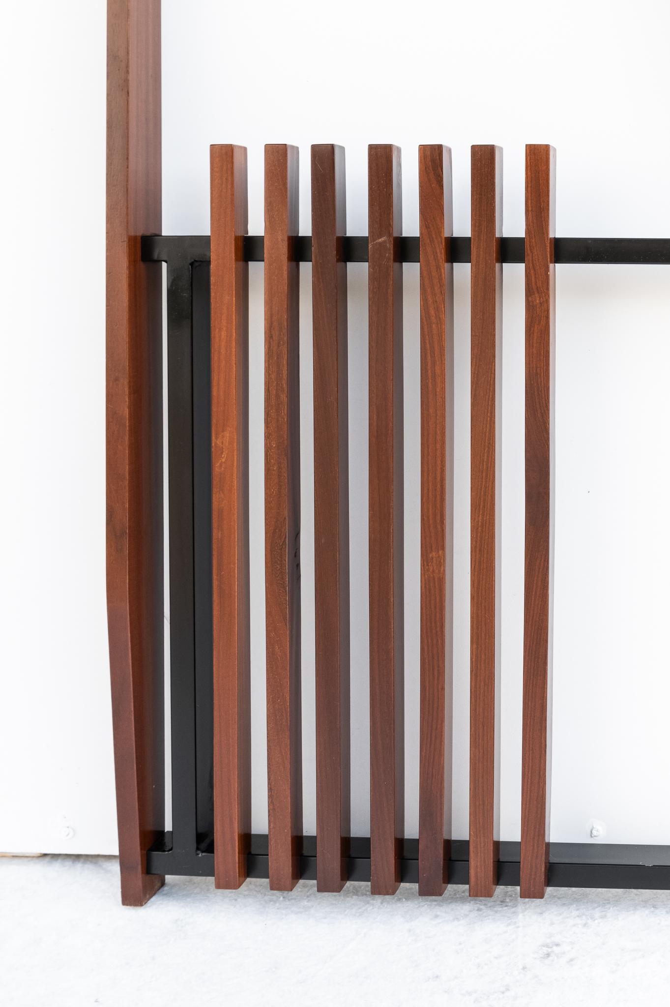 Appendiabiti da parete con Specchio in teak, Anni 60 In condizioni buone in vendita a Bastia Umbra, IT