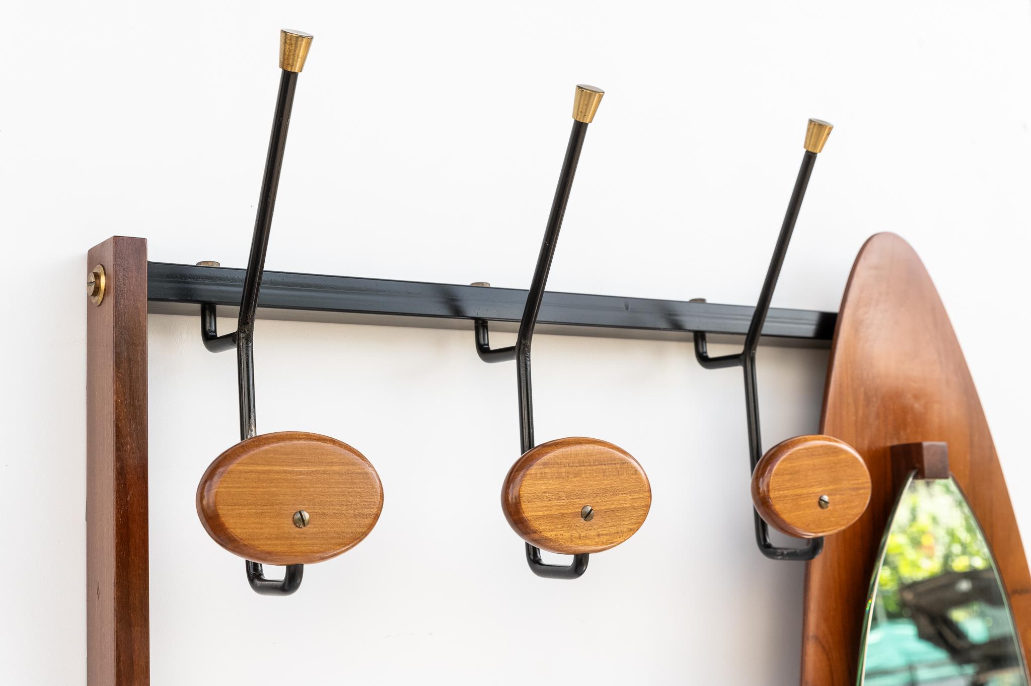 Ferro Appendiabiti da parete con Specchio in teak, Anni 60 in vendita