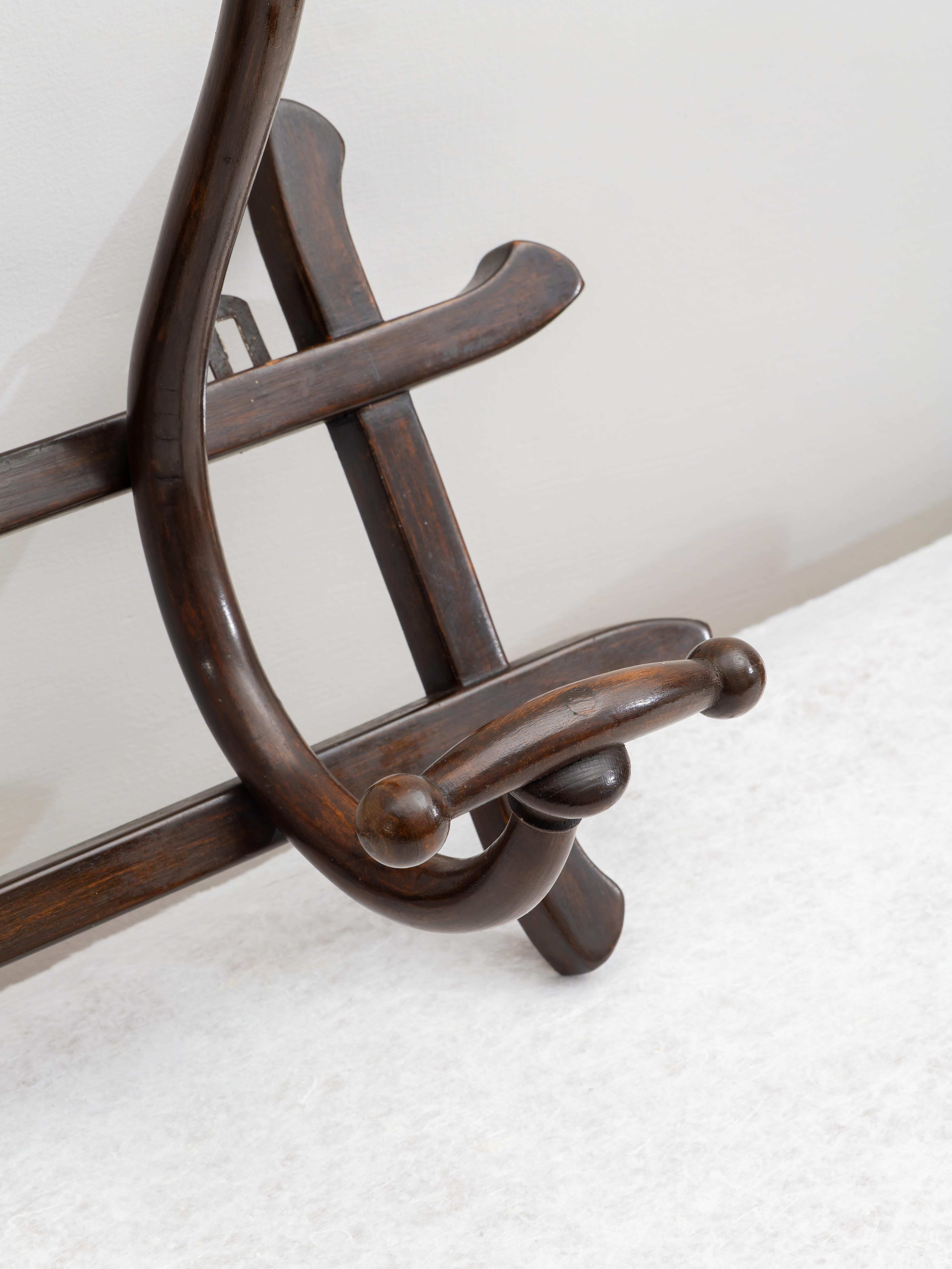 Appendiabiti da parete in legno curvato Art Nouveau Thonet Vienna, fine '800 In condizioni buone in vendita a Bastia Umbra, IT