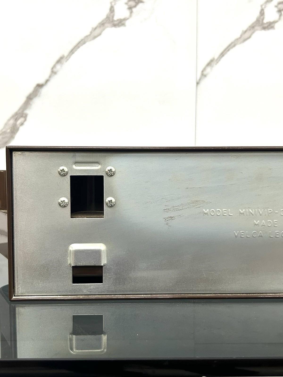 Porte-manteau mural Minivip de Benanti et Brunori pour Velca Legnano en vente 1
