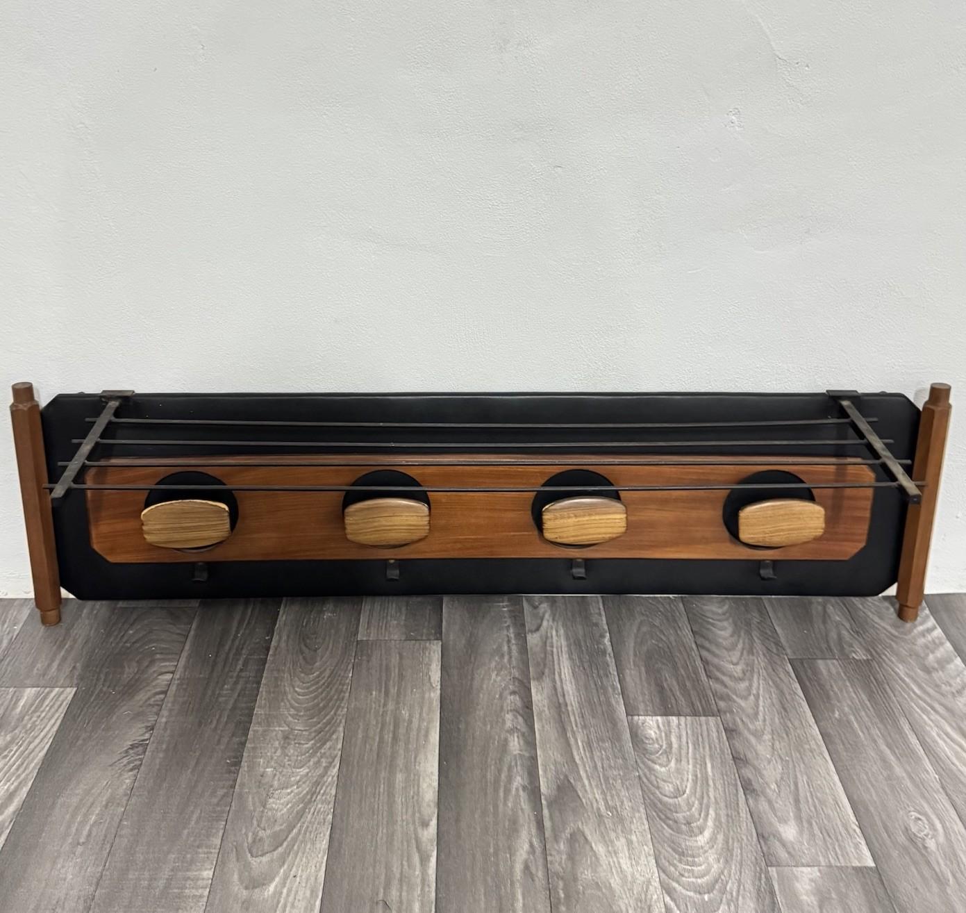 Scandinave moderne Appendiabiti Da Parete Scandinavo In Teak e Pelle Mid-Century Design Anni '60 en vente