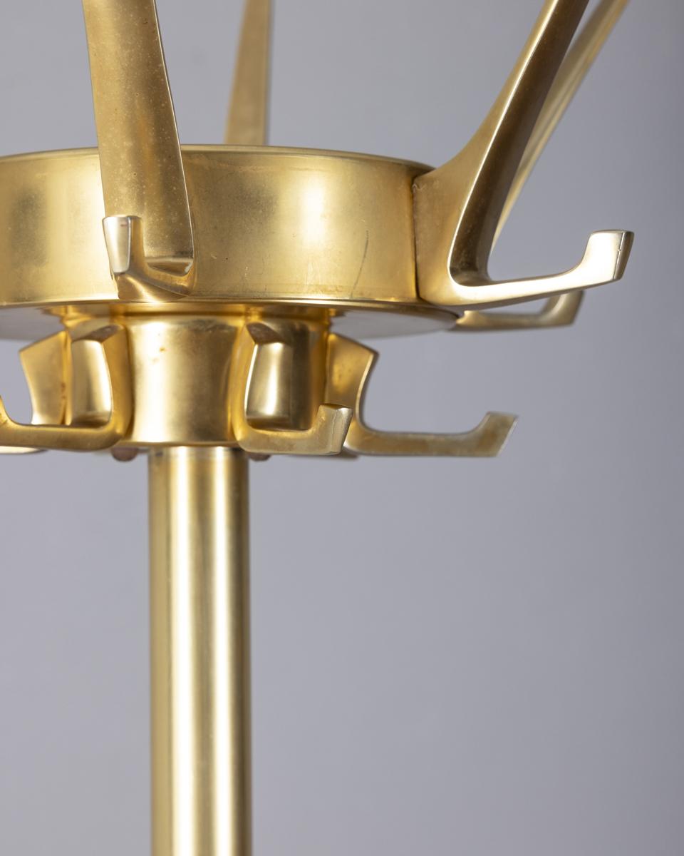 Bodengarderobe aus vergoldetem Messing aus den 60er Jahren Italienisches Design (Mid-20th Century) im Angebot