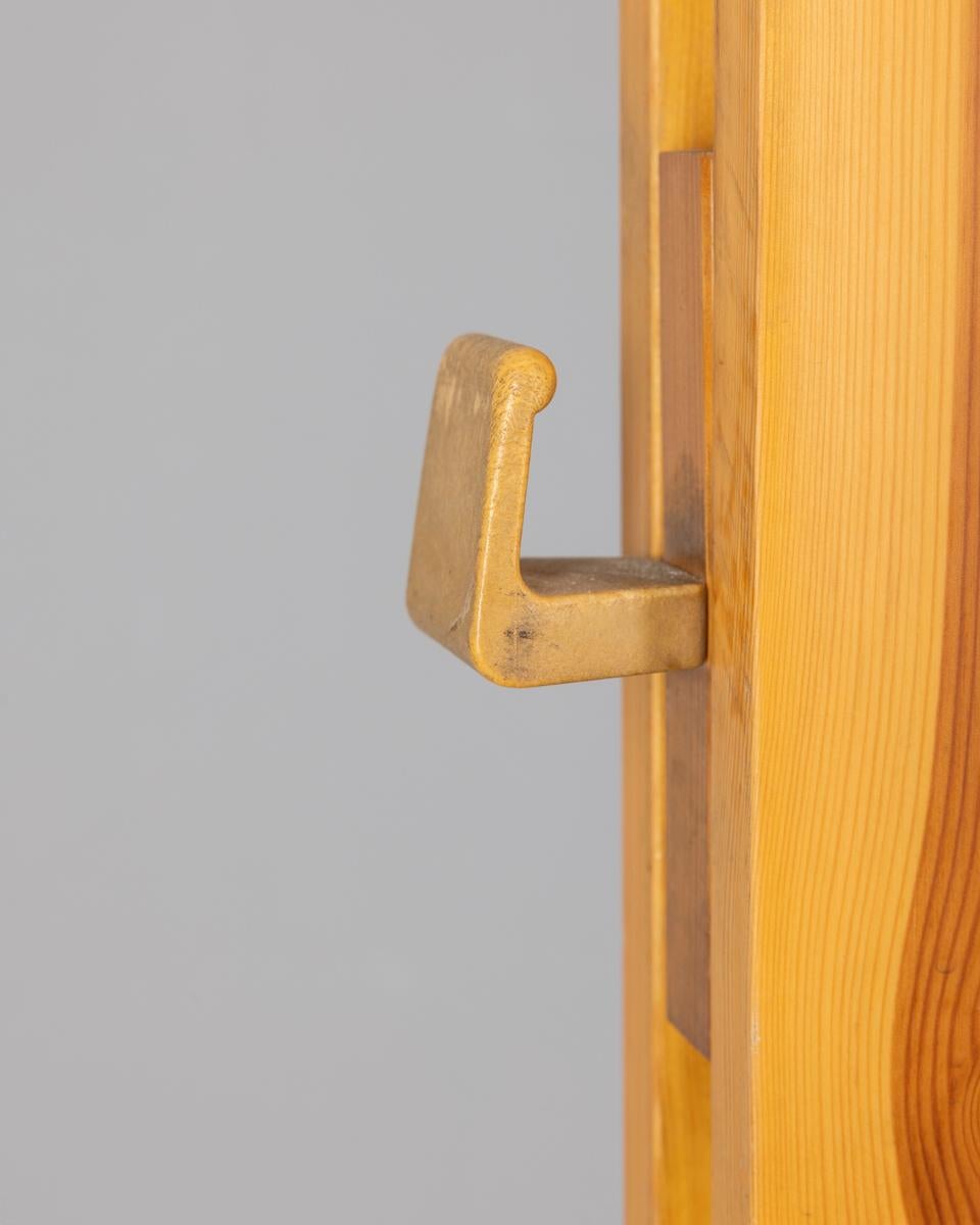 Metallo Appendiabiti da terra vintage anni 70 in legno design Italiano in vendita