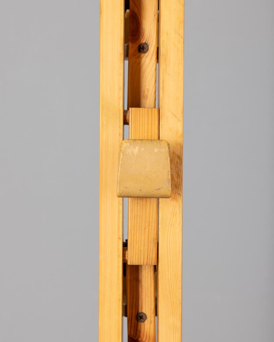 Appendiabiti da terra vintage anni 70 in legno design Italiano in vendita 1