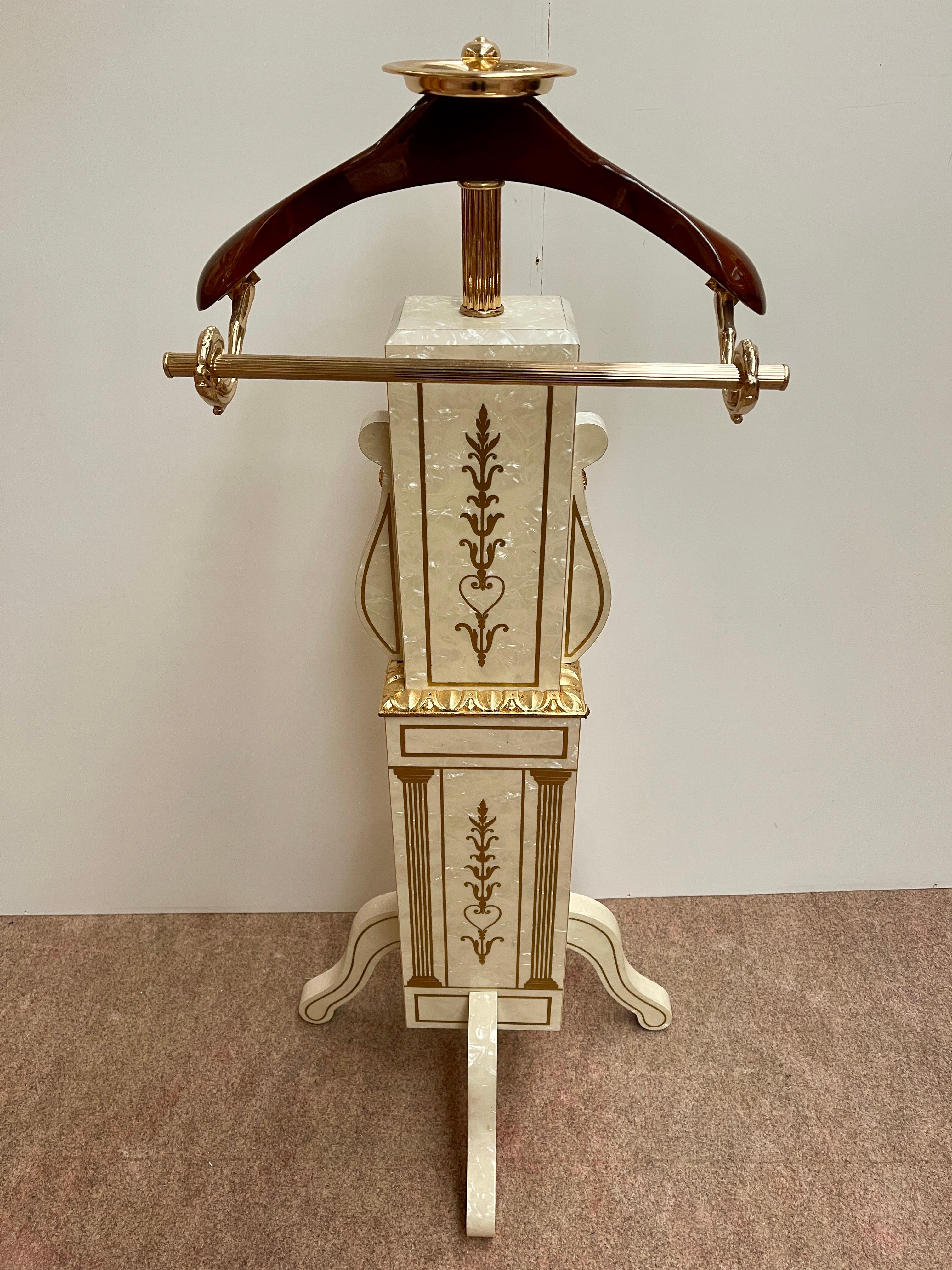 20th Century Italian luxury white coat rack by Domenico Rugiano 1970s new For Sale