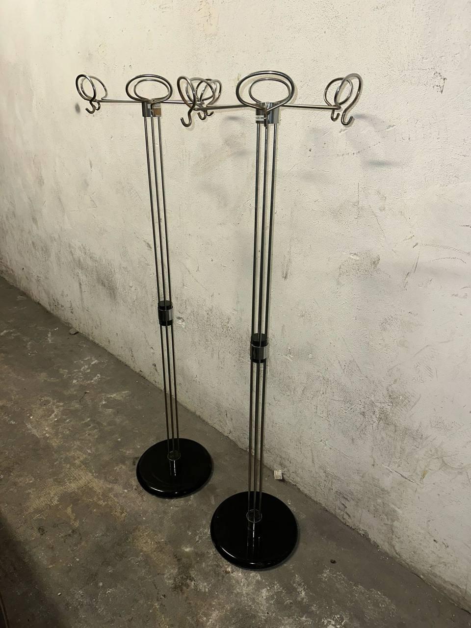 Perchero de metal cromado con base de ABS por Valenti, 1970s, set de 2 Italian en venta