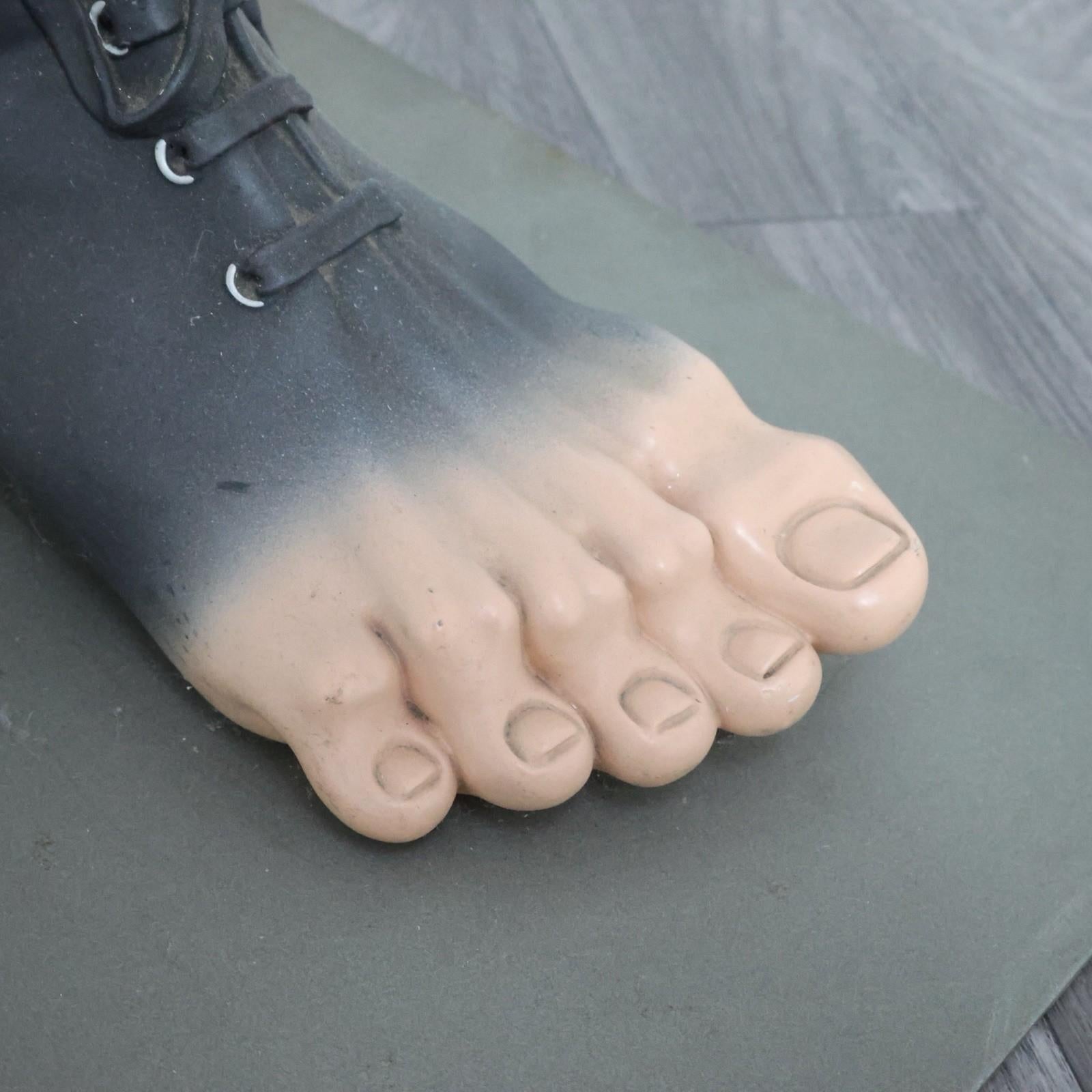 Appendiabiti Scultoreo Antartidee Anni 80 Renè Magritte Pezzo Unico in vendita 3