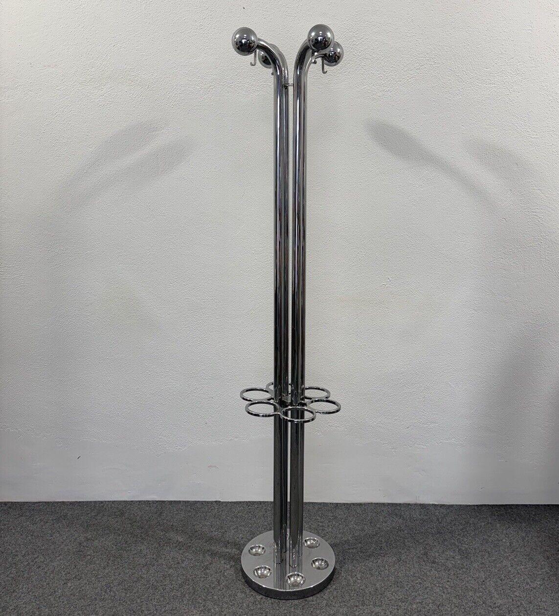 Space Age Design Steel Modernism 1970's Coat Stand.

All-chrome steel frame.

The item is in excellent conservative condition, no cosmetic or structural defects to report, just slight and obvious signs of time due to use and age. (Please see