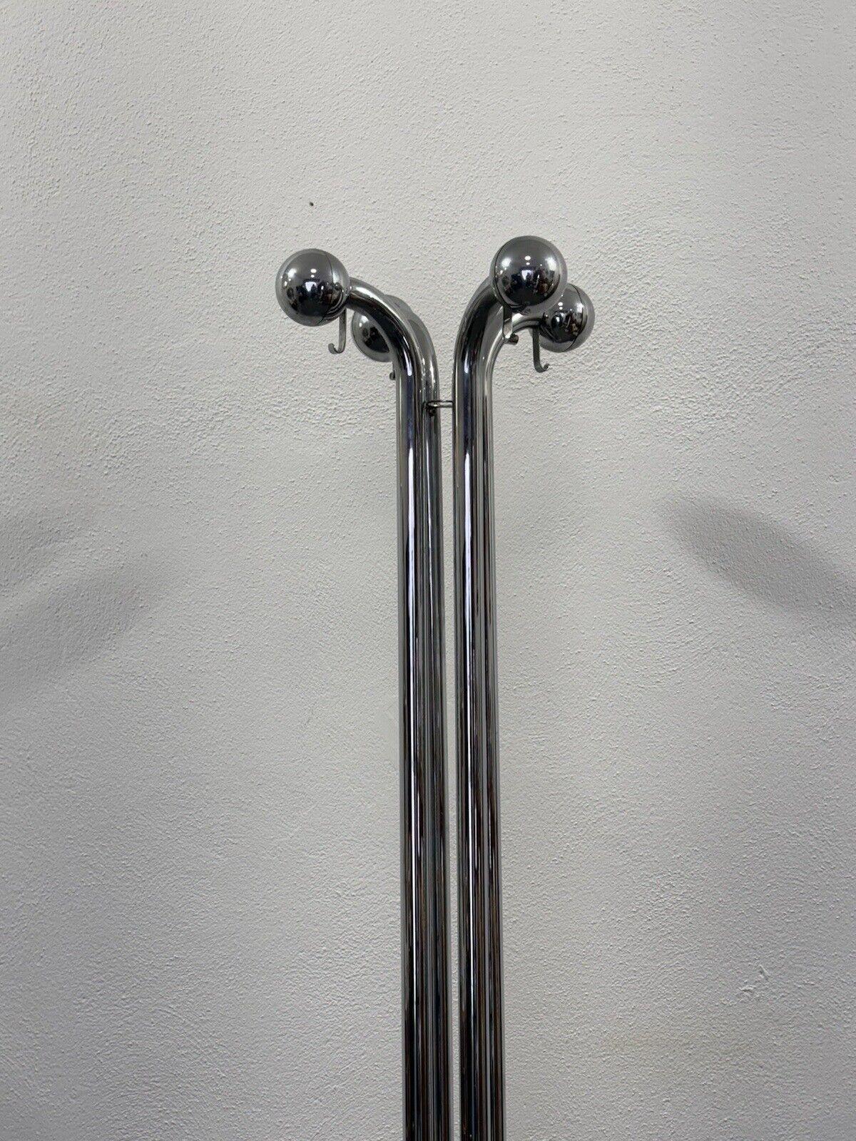 Coat Stand Space Age Design Steel Modernism 1970's In Good Condition In Taranto, IT