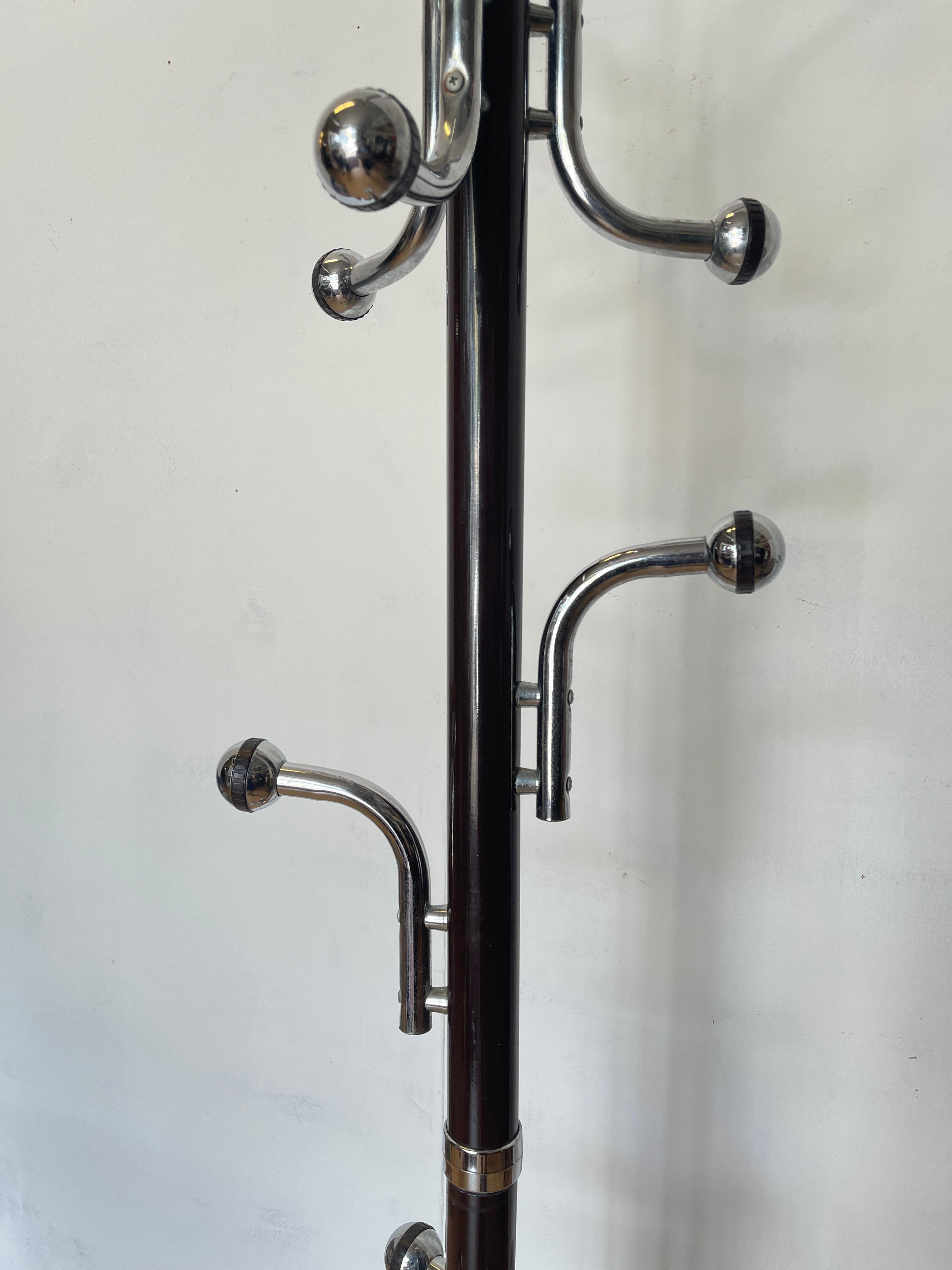 Mid-Century moderno Appendiabiti Vintage in Acciaio Cromato con Base in Marmo – Design Mid-Century M in vendita