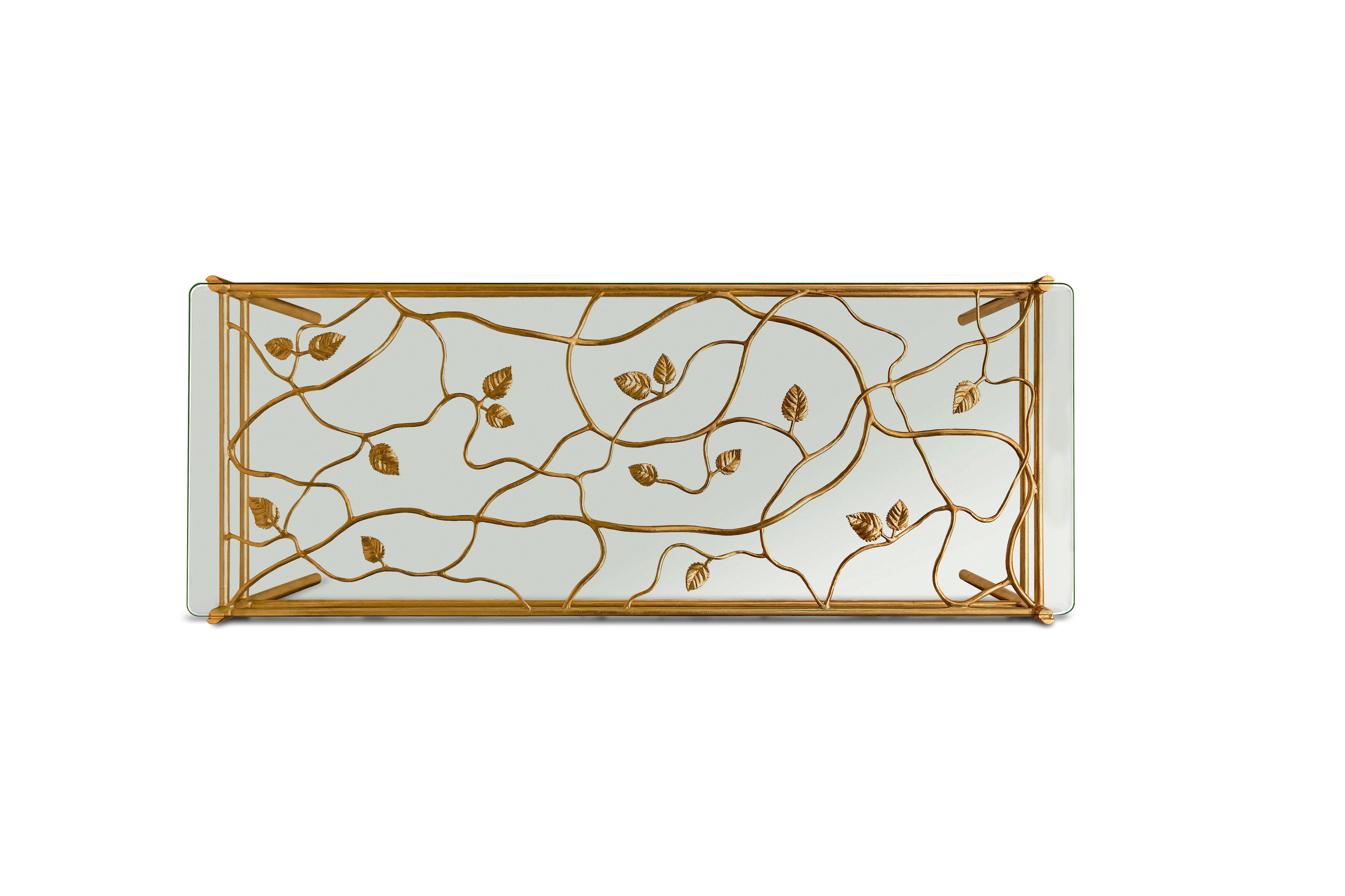 Formes organiques et motifs naturels. Avec ses feuilles de rose intercalées sur un cadre doucement texturé, la table basse Appian ressemble à une sculpture naturaliste. Chaque pièce est unique et fabriquée à la main pour vous. Édition de 40