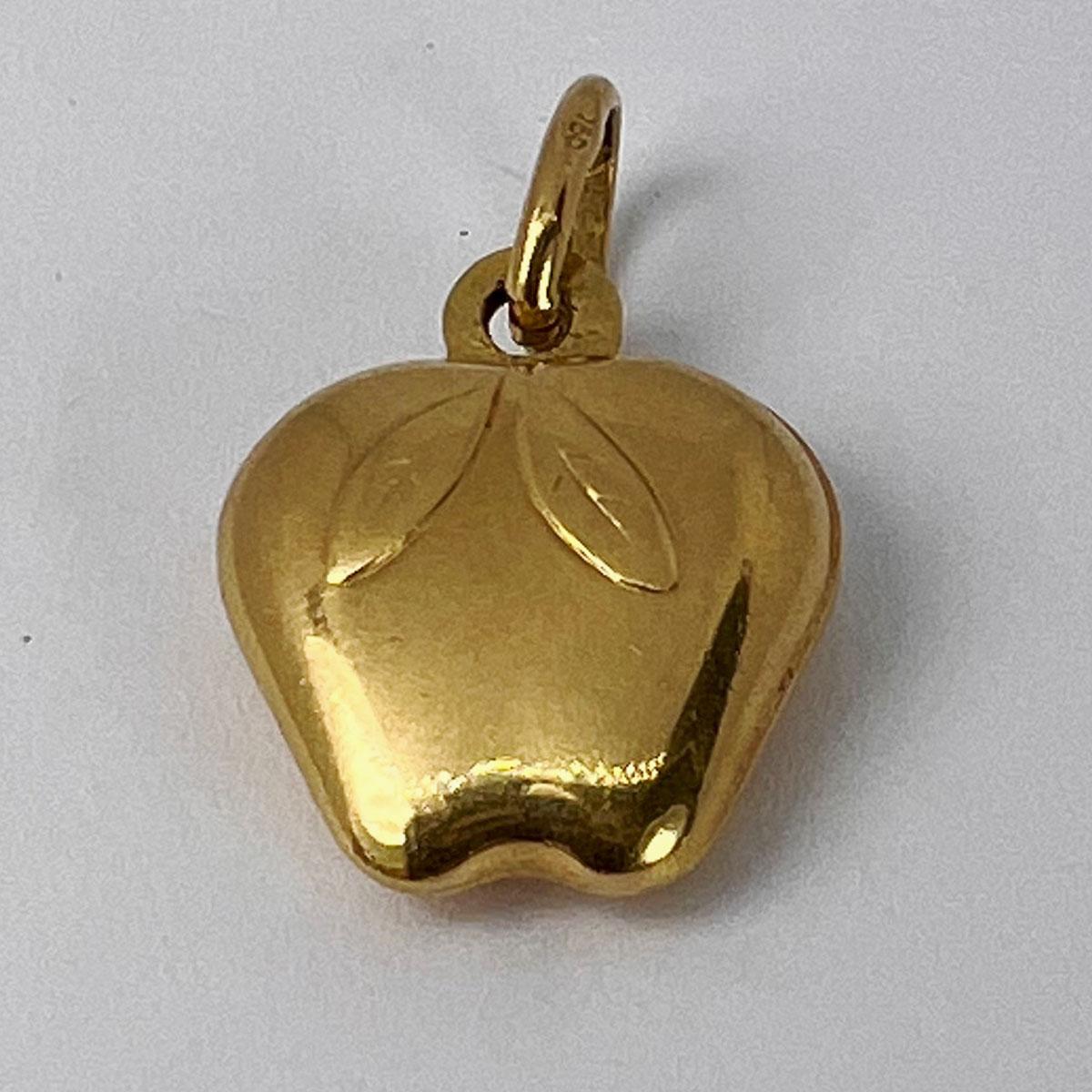 Apple 18K Yellow Gold Fruit Charm Pendant For Sale 4