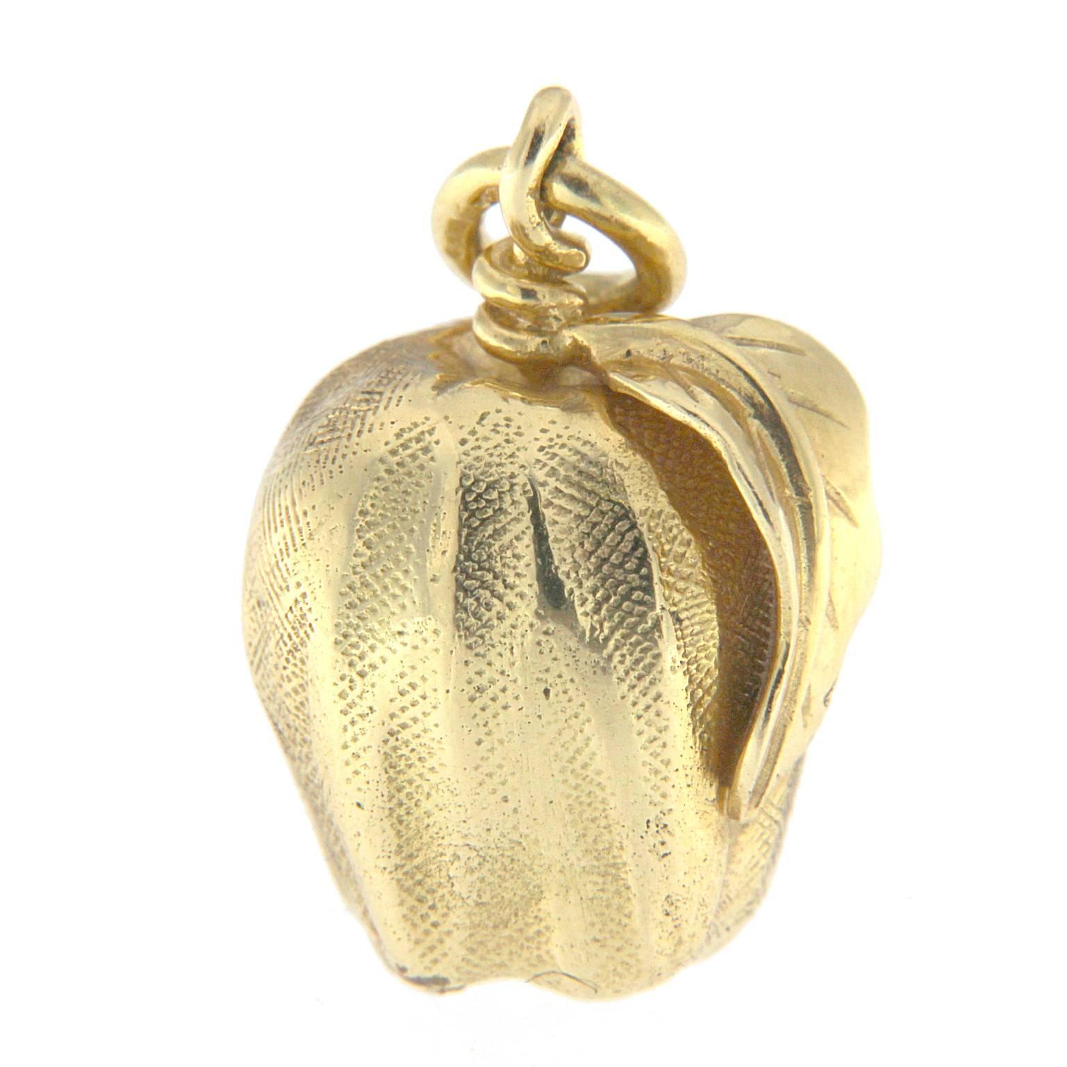 Apple Charm 18 Karat Yellow Gold In New Condition In Milano, Lombardia