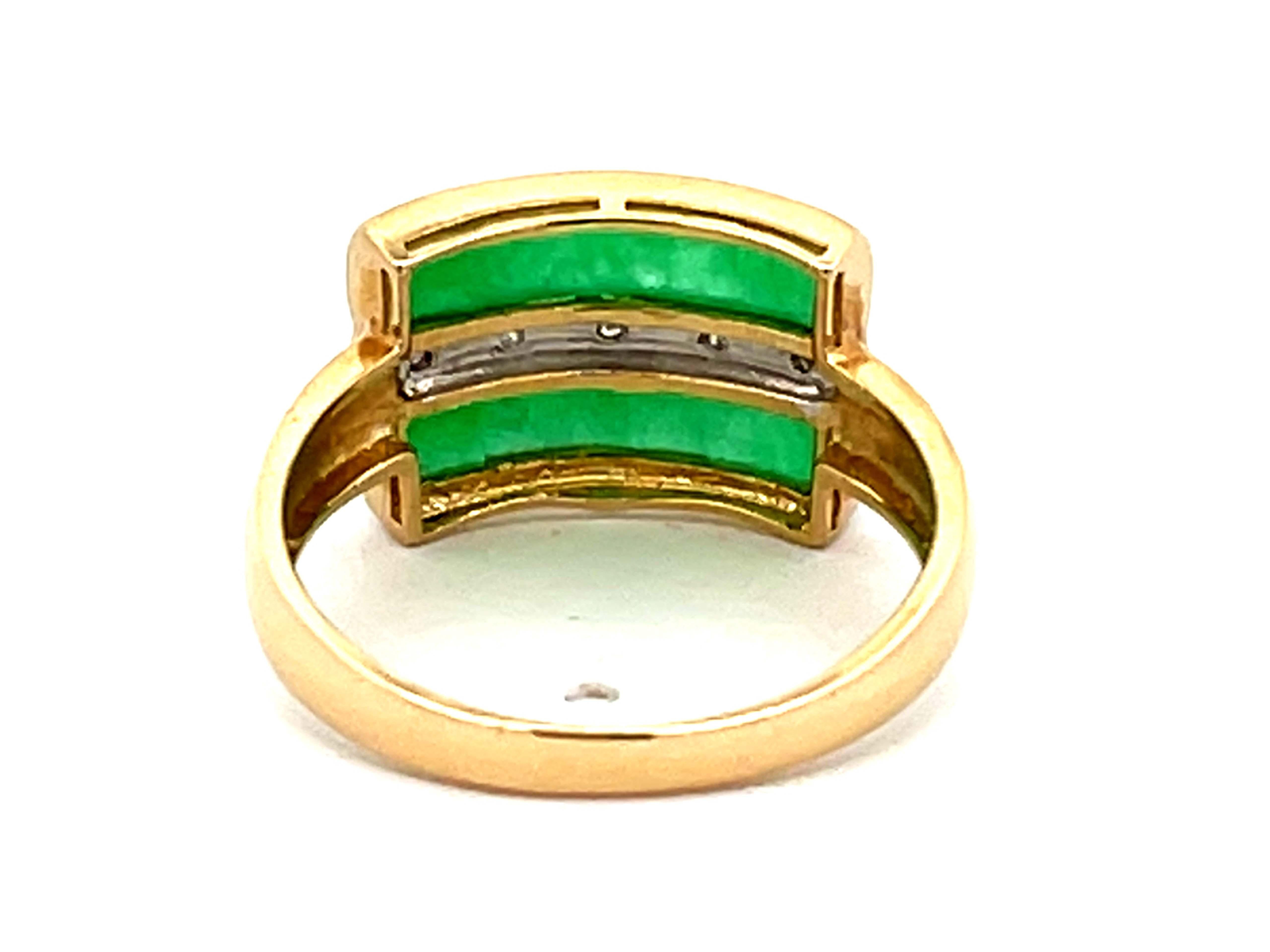 Apple Green Jade and Diamond Ring 14k Yellow Gold For Sale 1