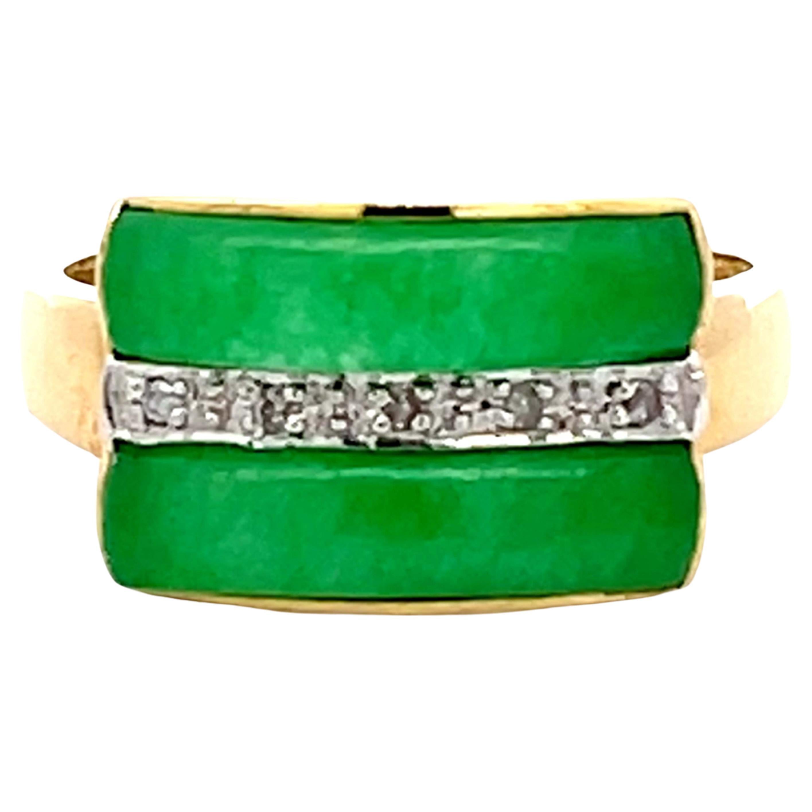 Apple Green Jade and Diamond Ring 14k Yellow Gold For Sale