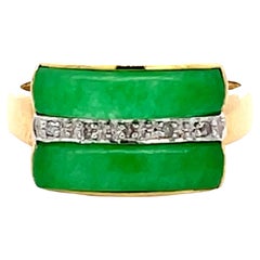 Retro Apple Green Jade and Diamond Ring 14k Yellow Gold