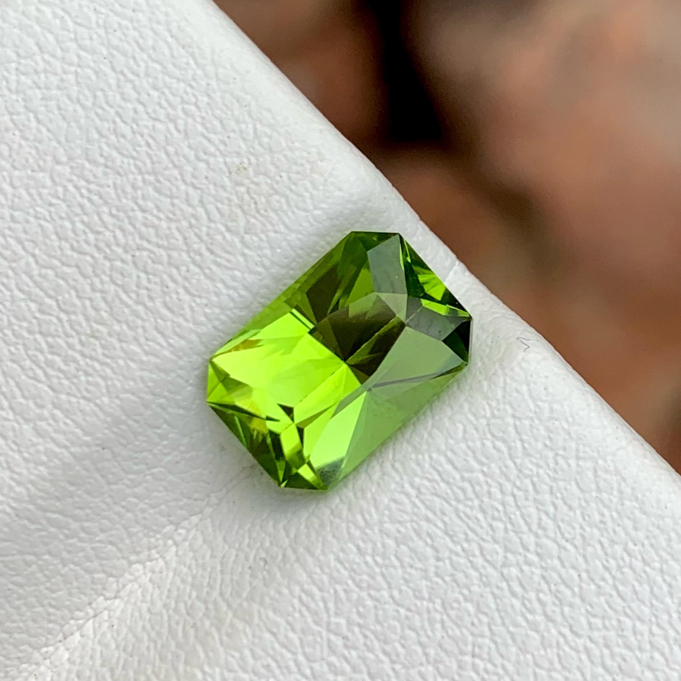 peridot vs green sapphire