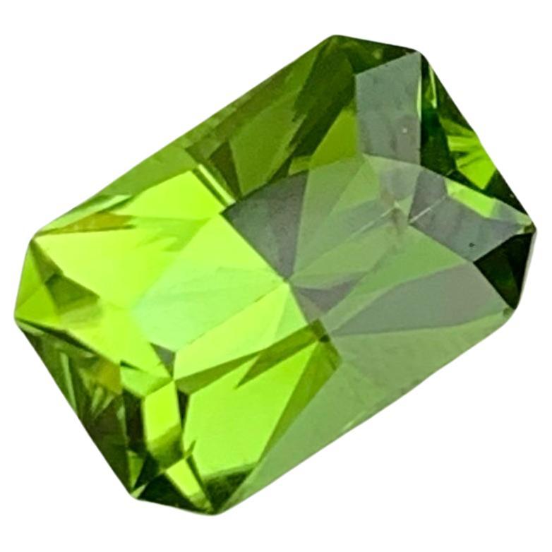 Apple Green Loose Gem Peridot, Natural High-Quality Peridot for Ring, 3.30cts For Sale