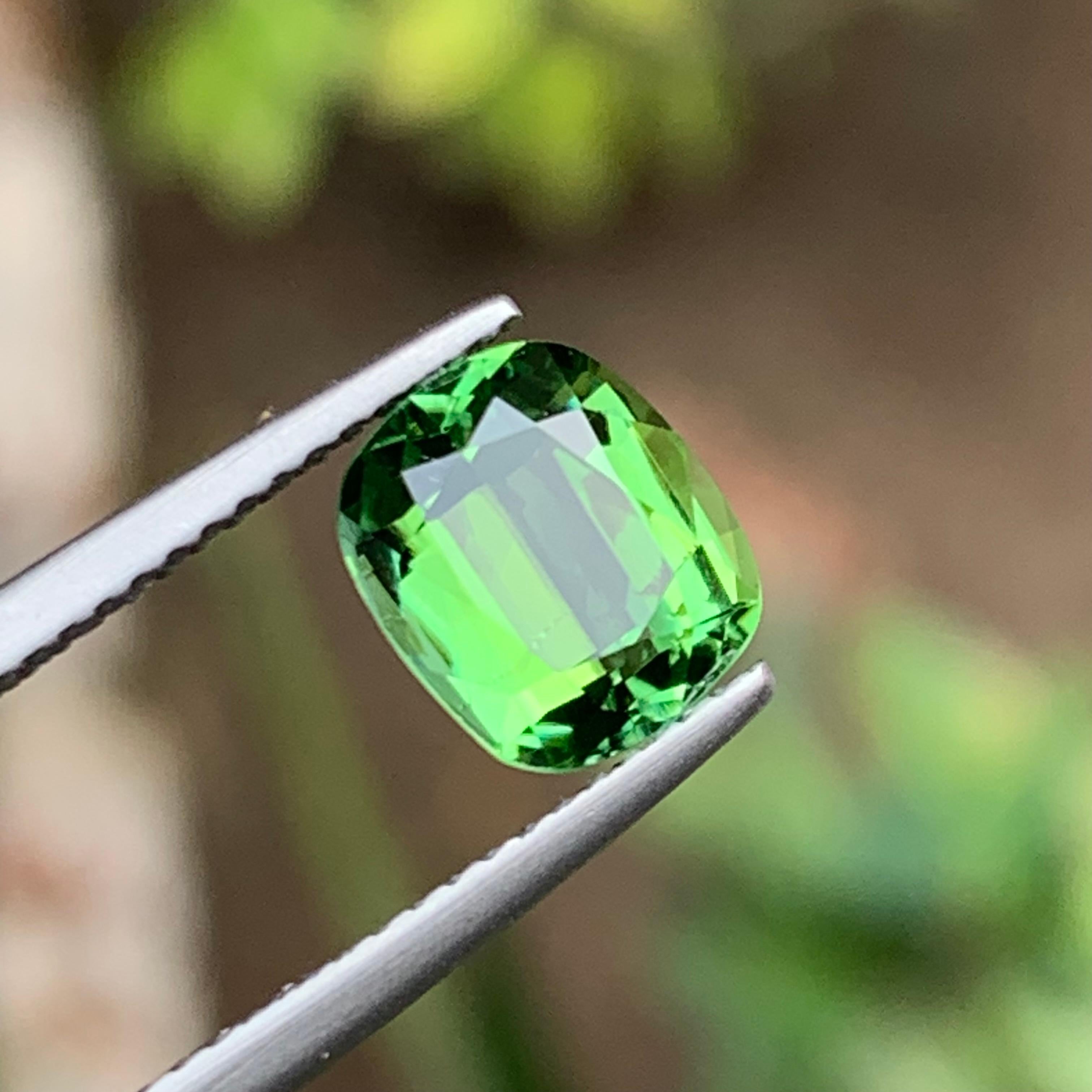 Bague tourmaline naturelle vert pomme de 1,90 carat taille coussin pour bijoux en vente 5