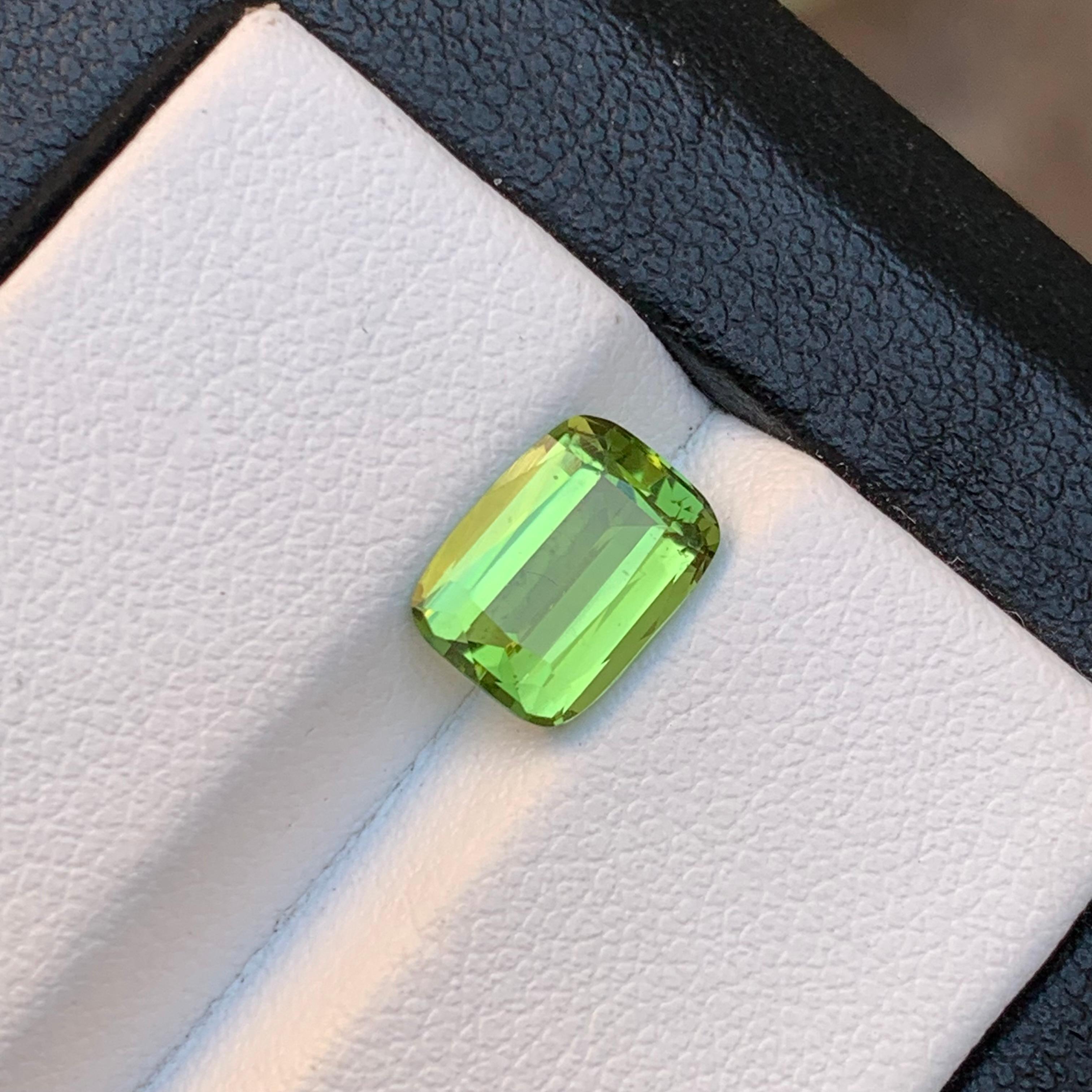 Anillo de turmalina natural verde manzana Piedra suelta 1,95 qt Joyería talla cojín en venta 5