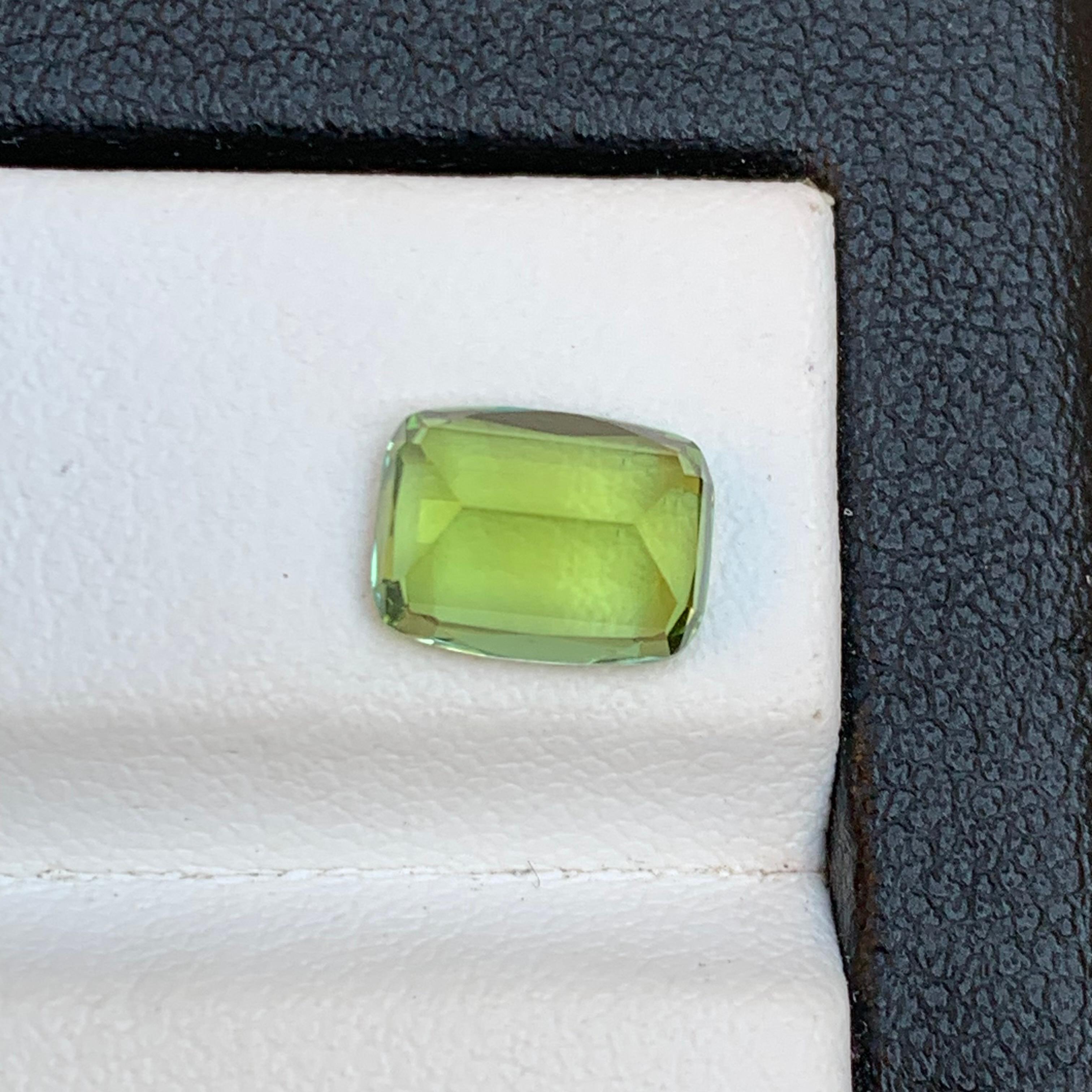 Femenino o masculino Anillo de turmalina natural verde manzana Piedra suelta 1,95 qt Joyería talla cojín en venta
