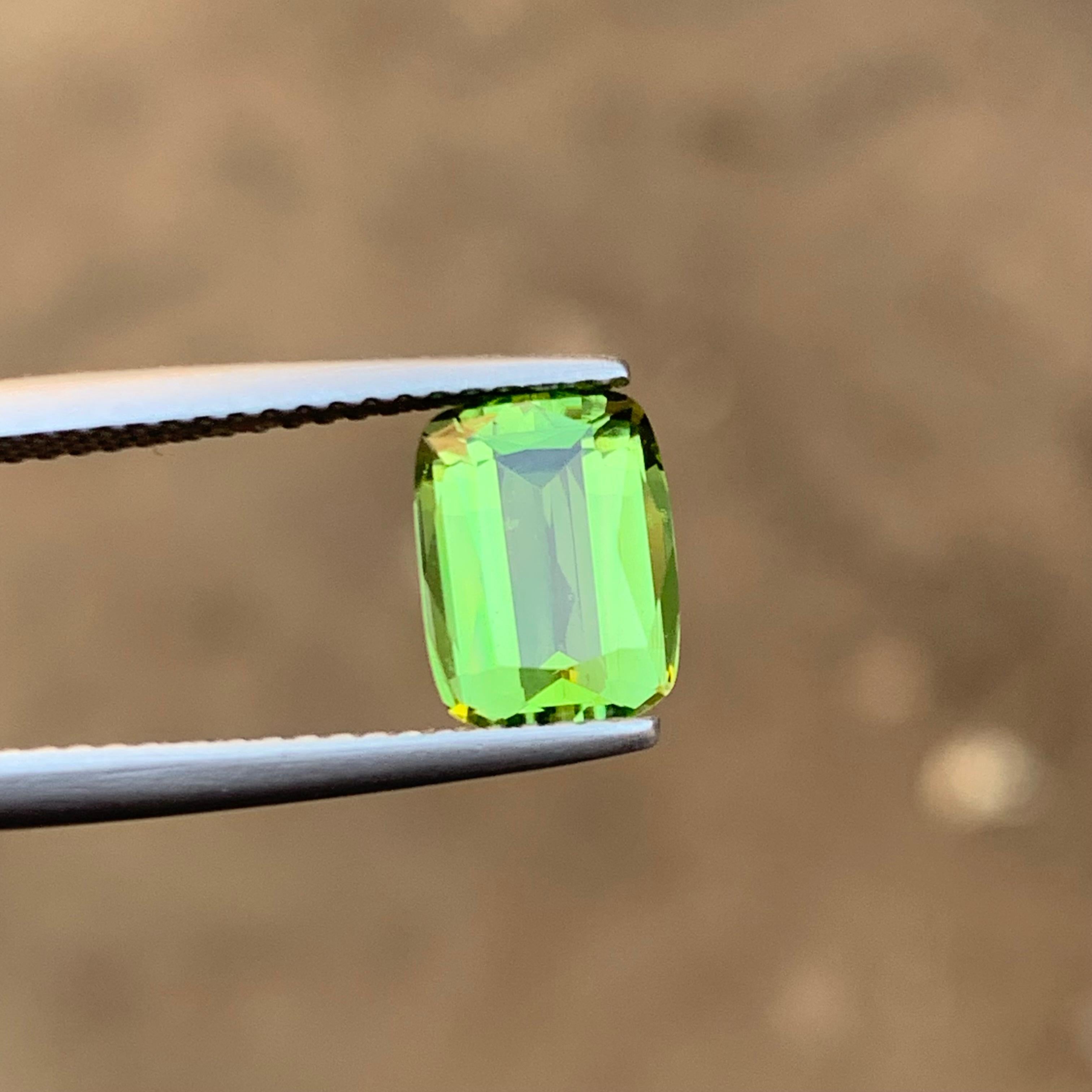 Anillo de turmalina natural verde manzana Piedra suelta 1,95 qt Joyería talla cojín en venta 2